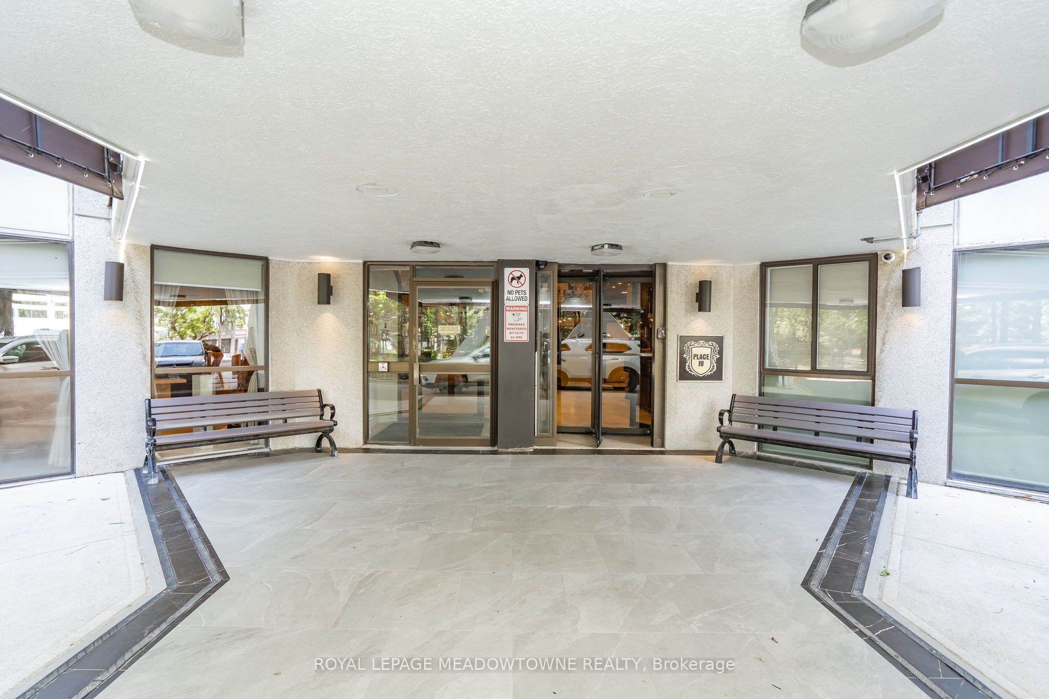 3650 Kaneff Crescent 3303