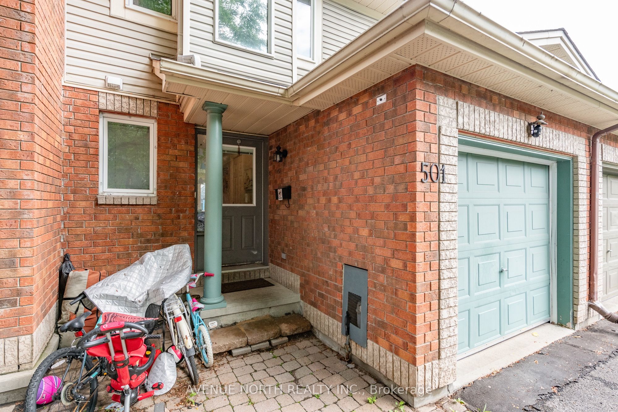 501 Lawler Crescent