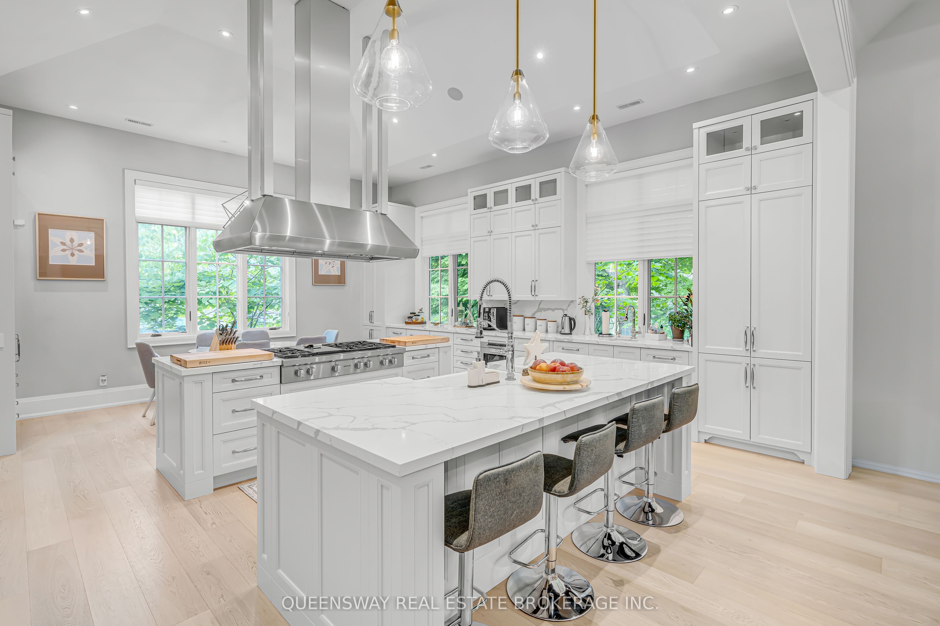 2600 17th Sideroad N/A