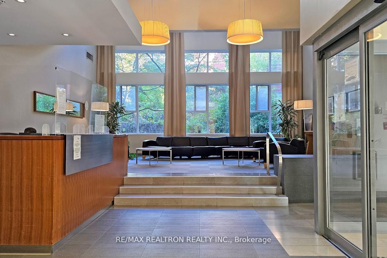 222 The Esplanade Avenue 402