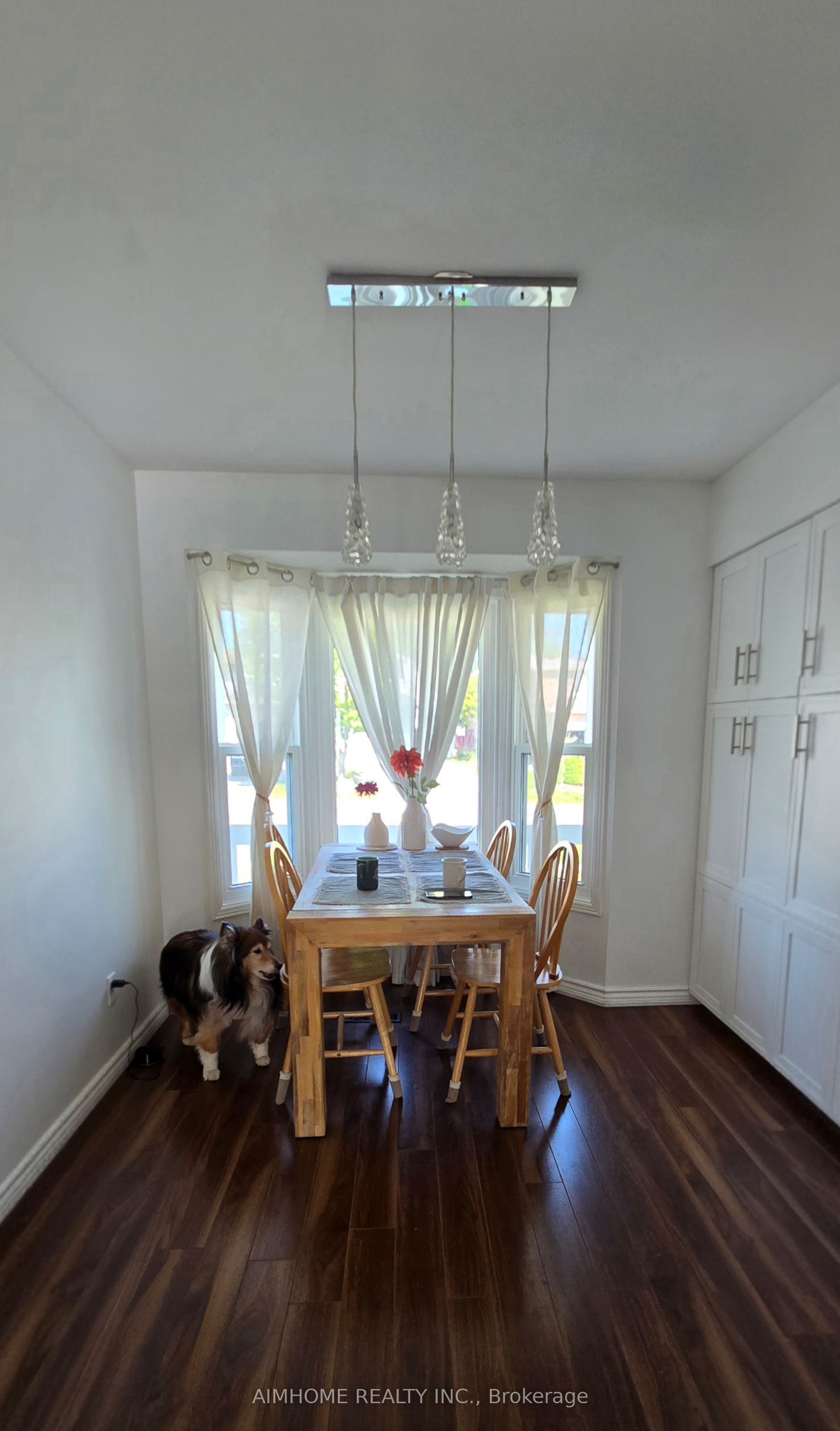 854 Attersley Drive