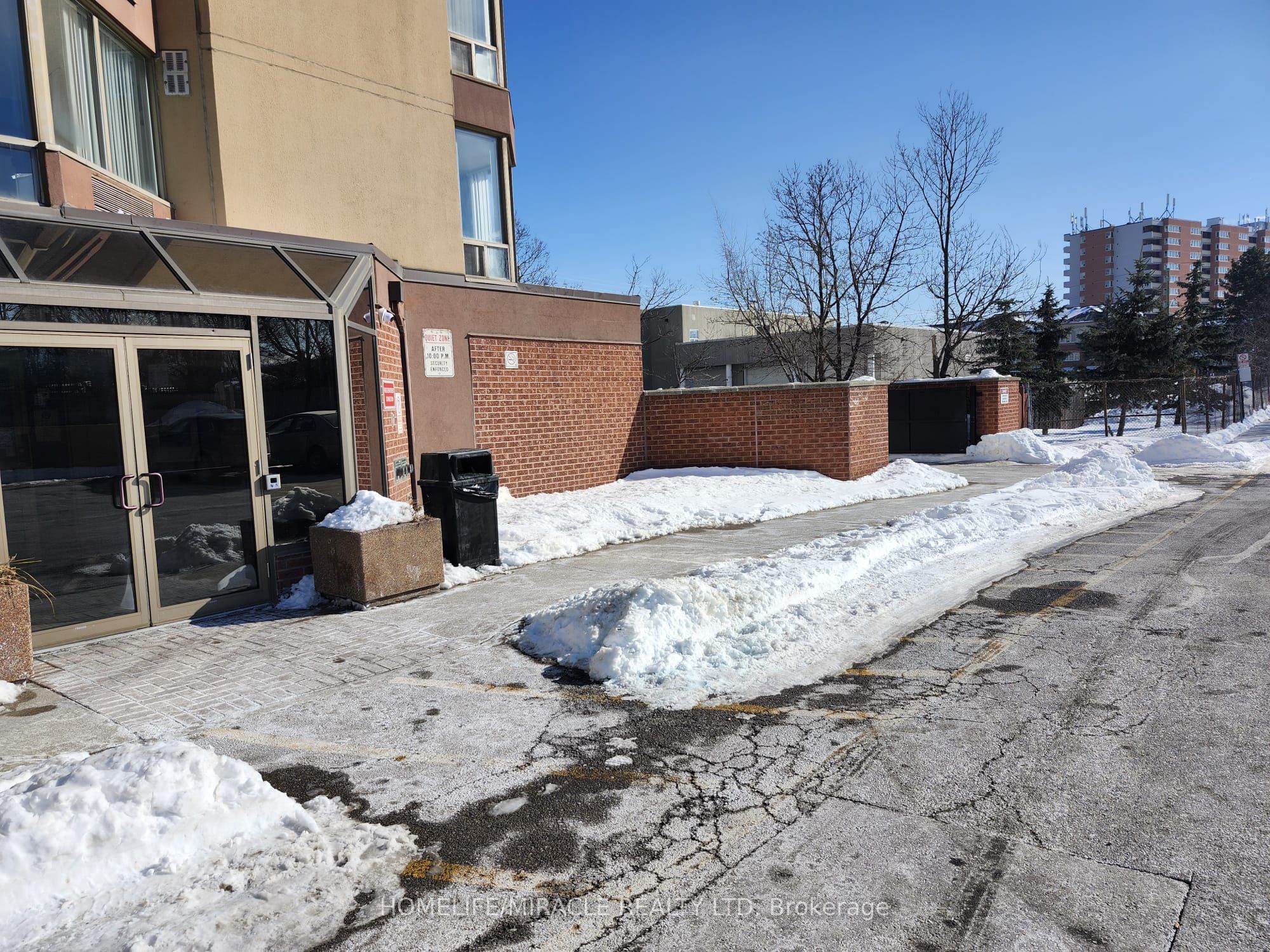 25 Fairview Road W 504