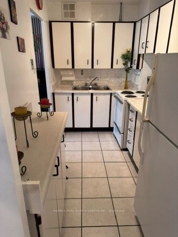 3625 Lake Shore Boulevard W 407