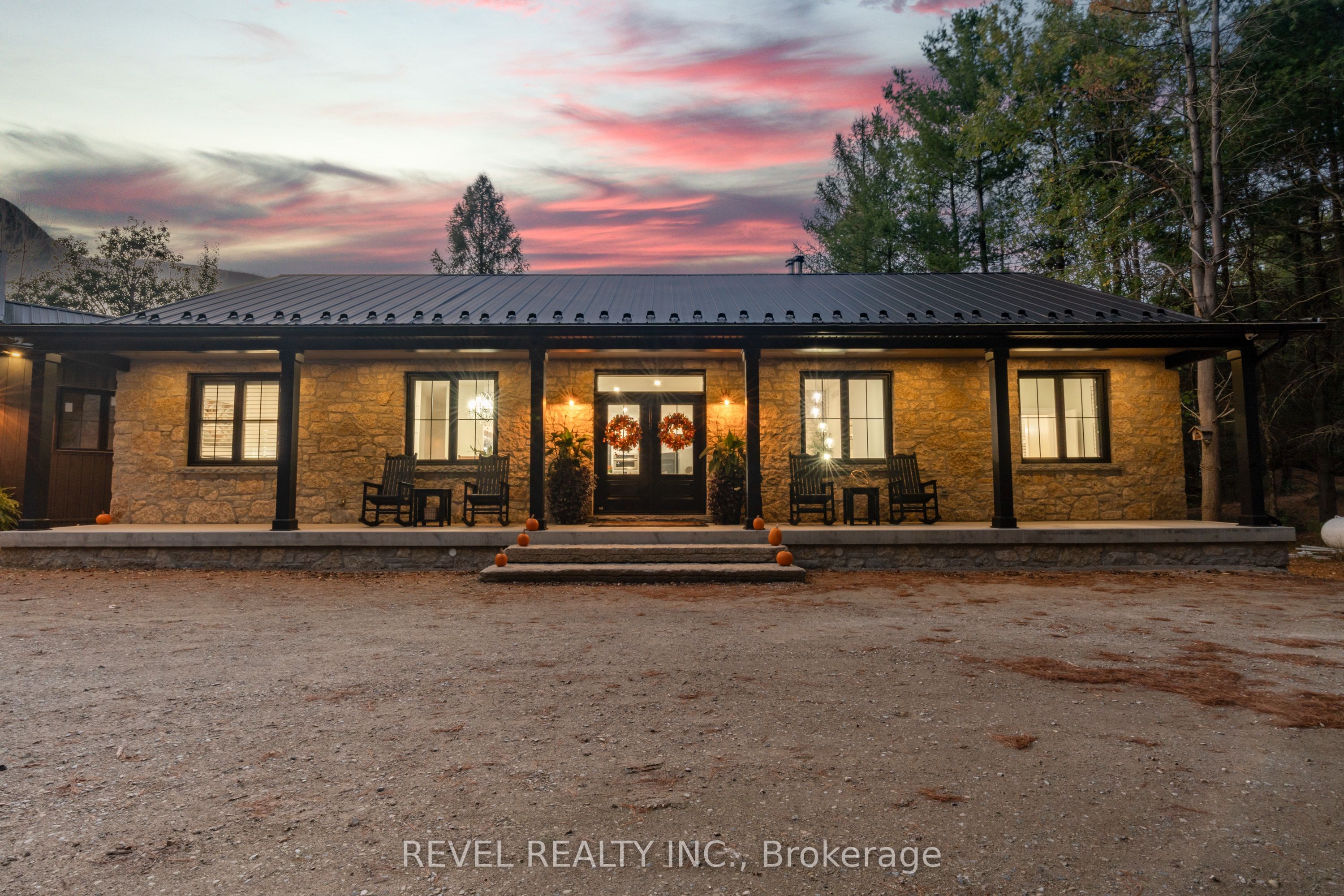 7404 Wellington Road