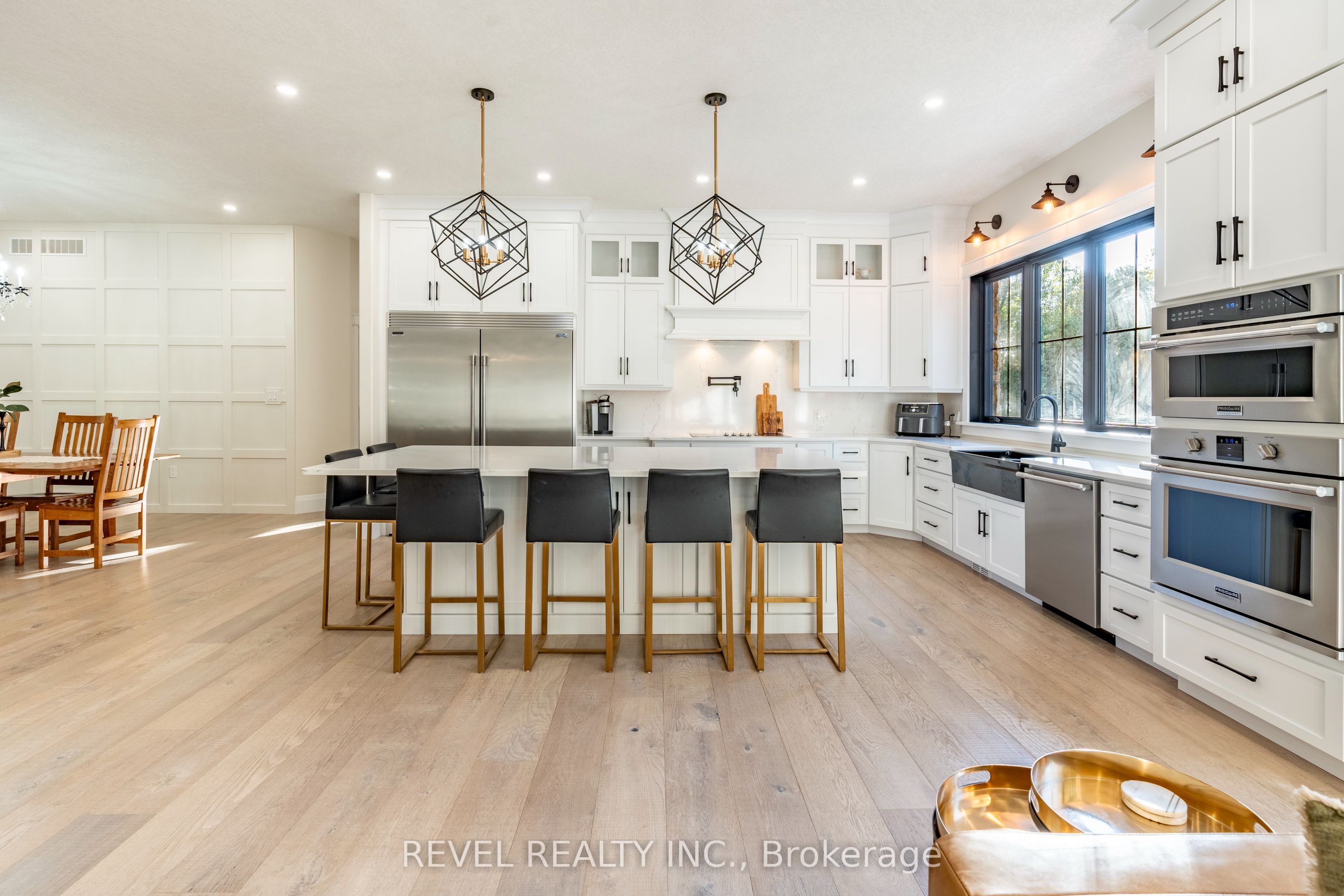 7404 Wellington Road