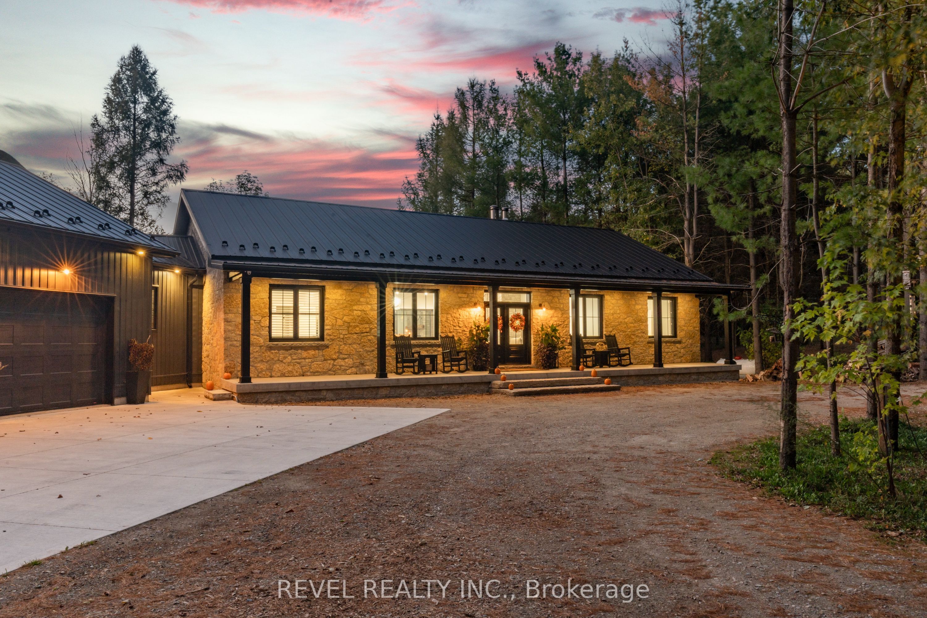 7404 Wellington Road