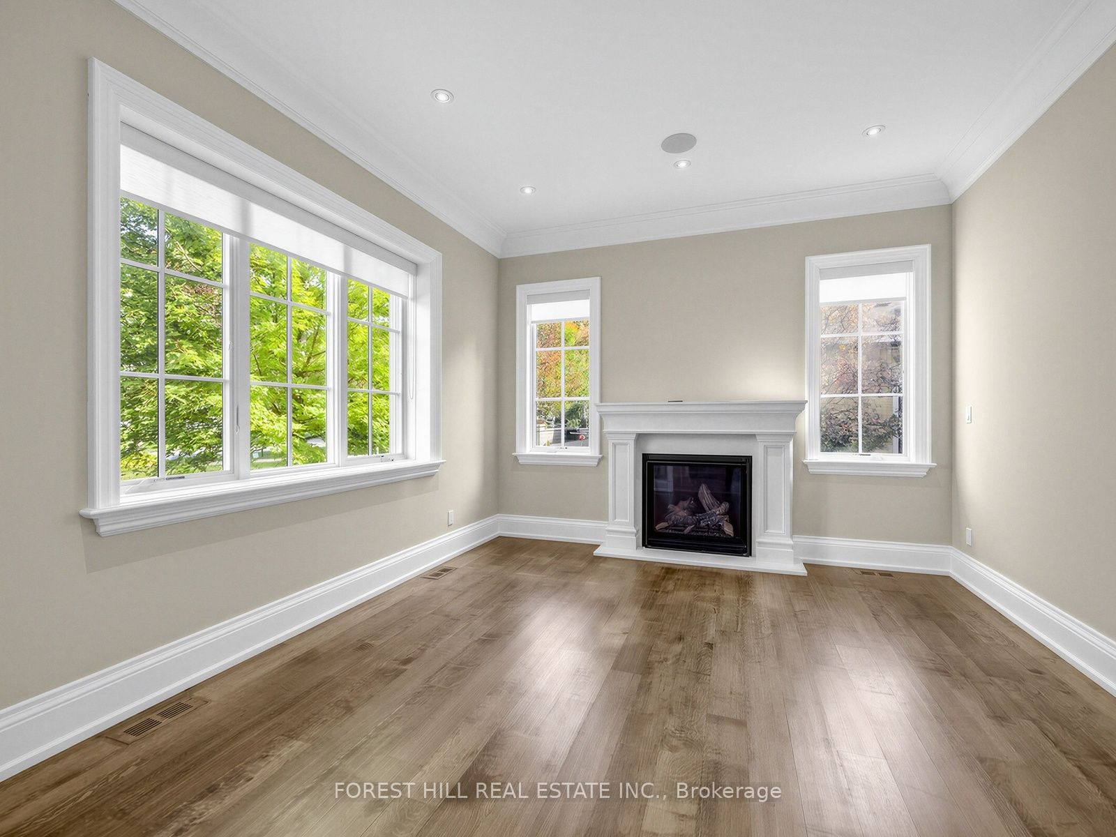 302 Pinehurst Drive W
