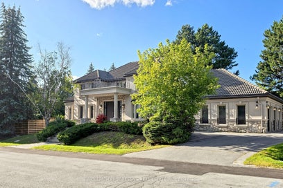 2 Thornlea Court Markham ON L3T 2R2