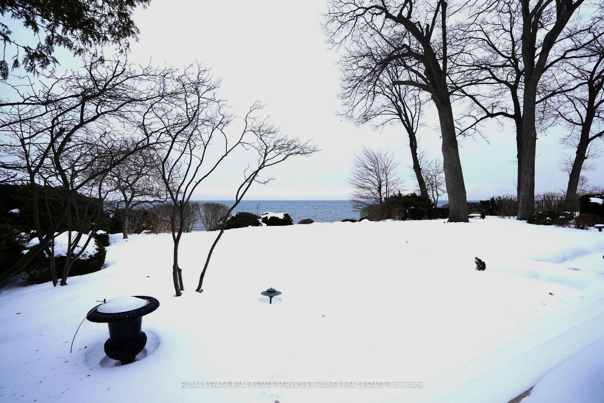 6 Ennisclare Drive W