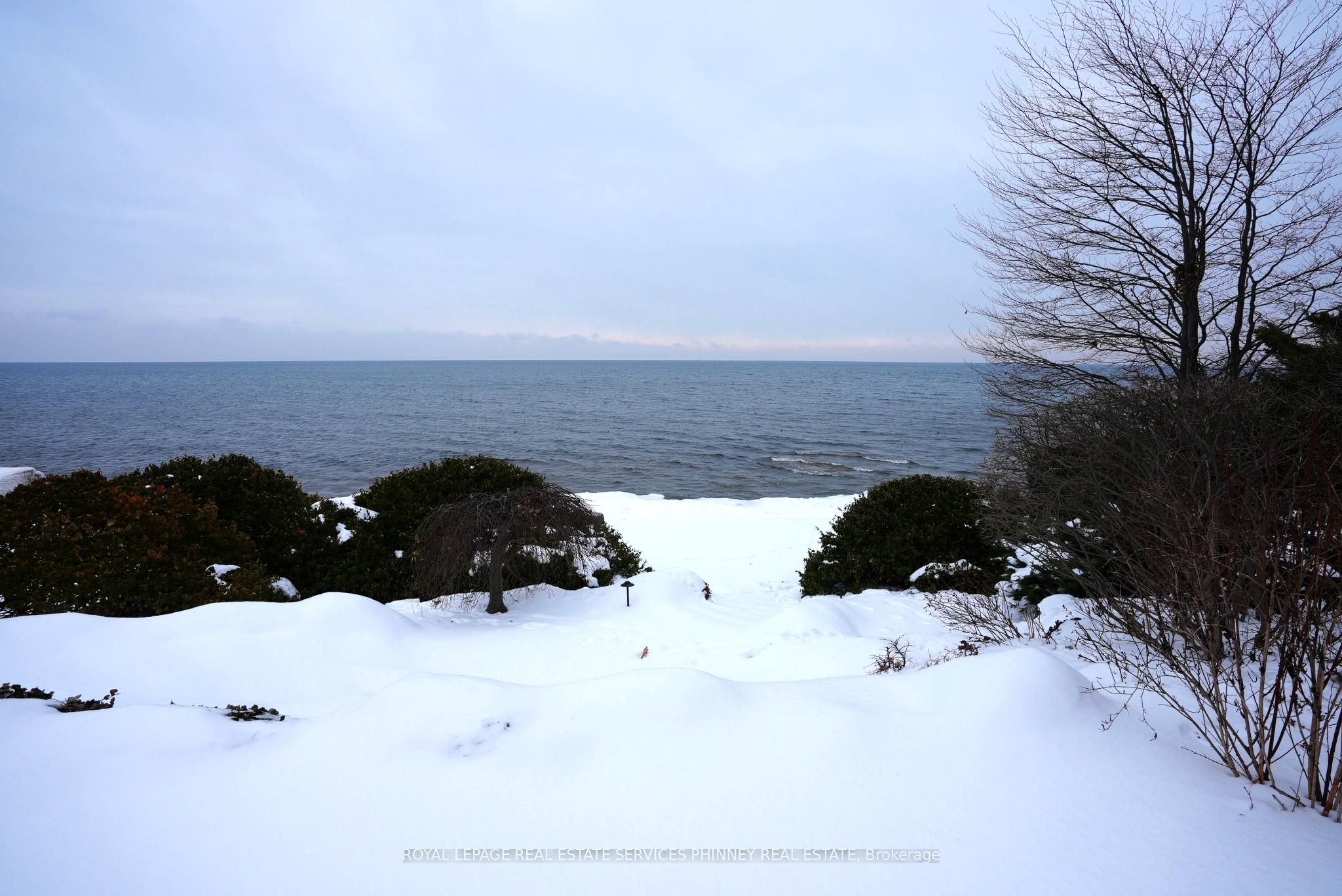 6 Ennisclare Drive W