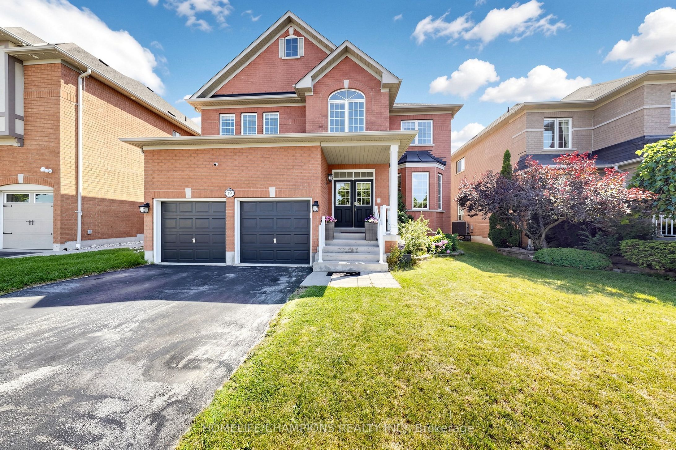19 Tweedie Crescent