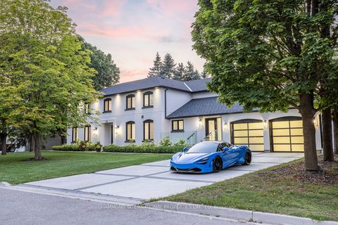 34 Humber Valley Crescent King ON L7B 1B7