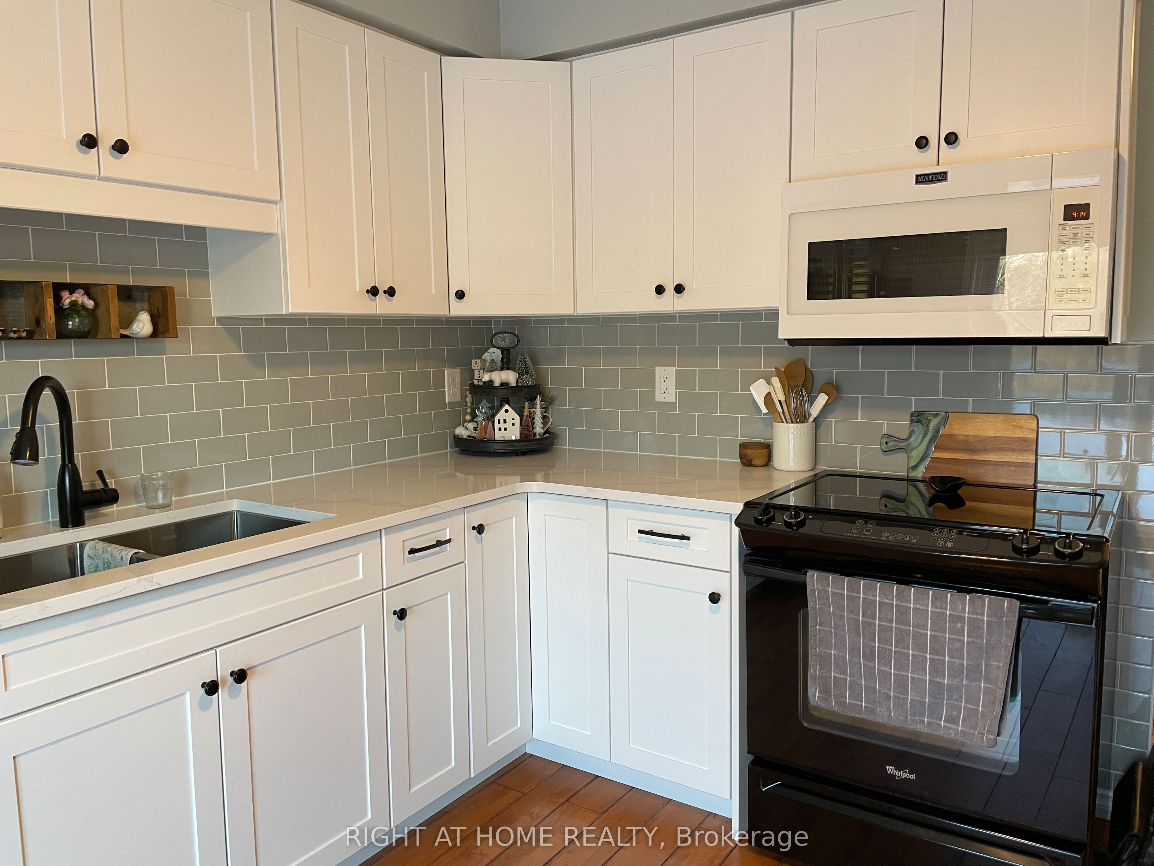 19A South Balsam Street S