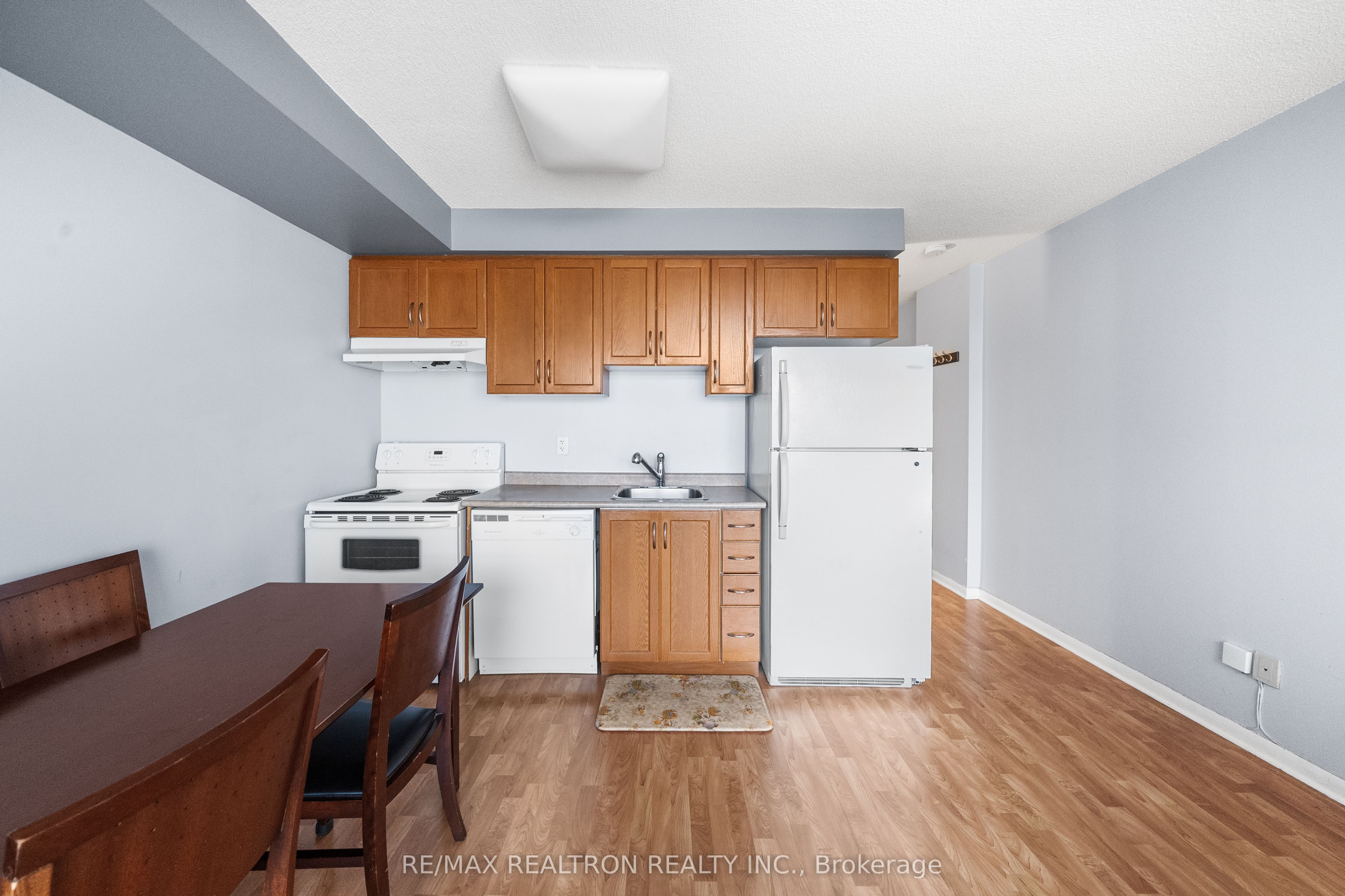 2464 Weston Road 405