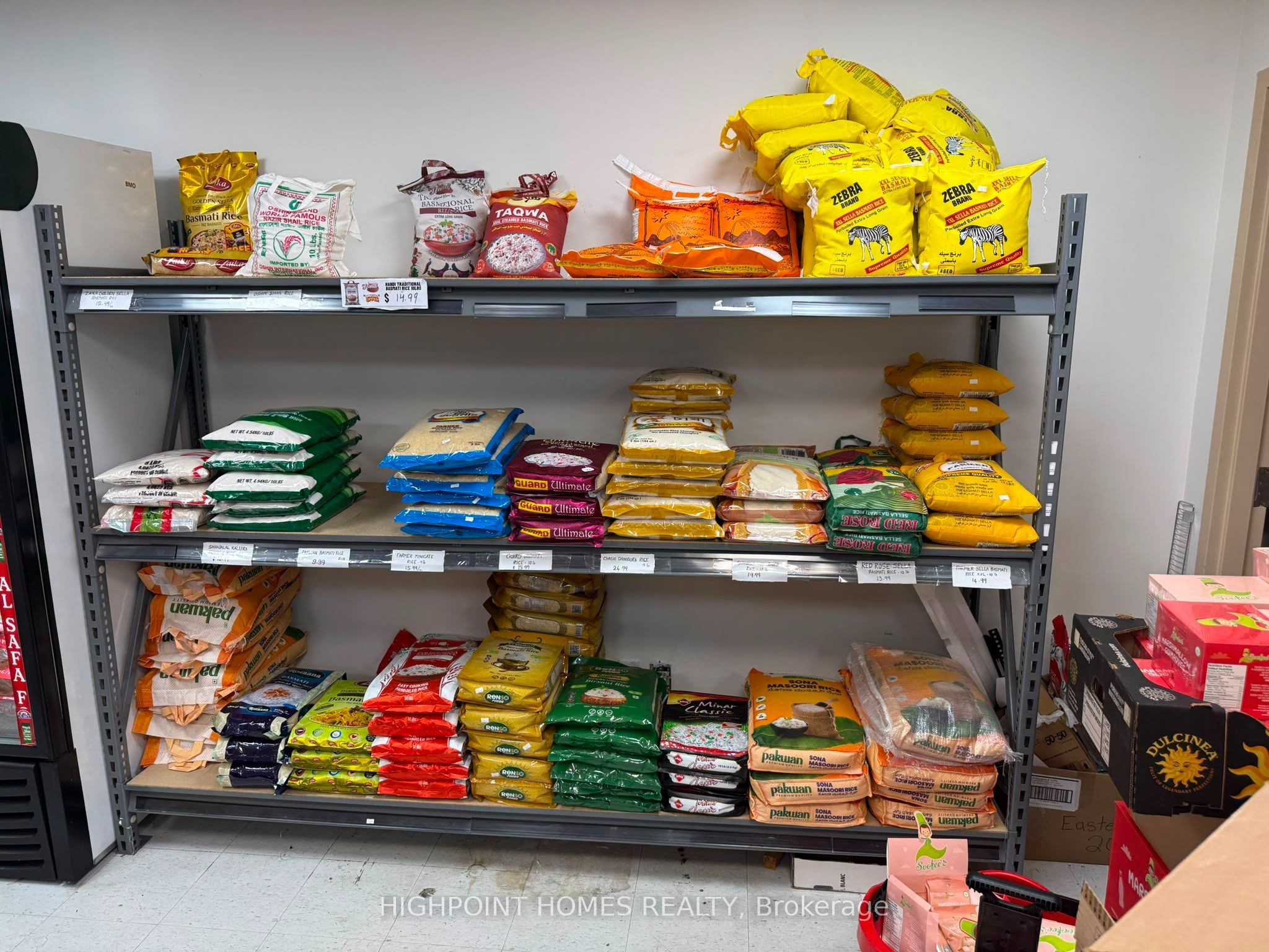 701 Rossland Road E 13