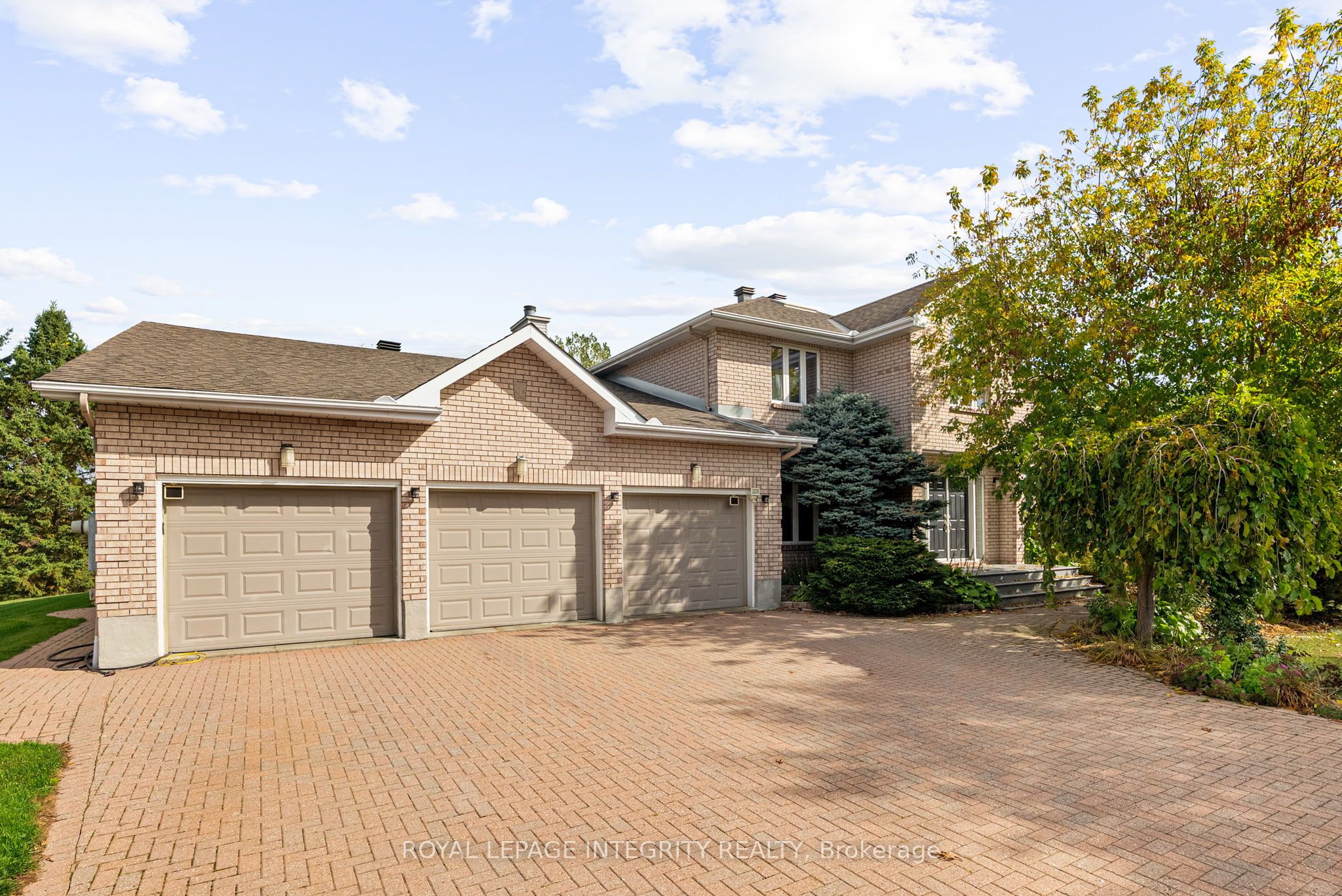 6 Marchbrook Circle
