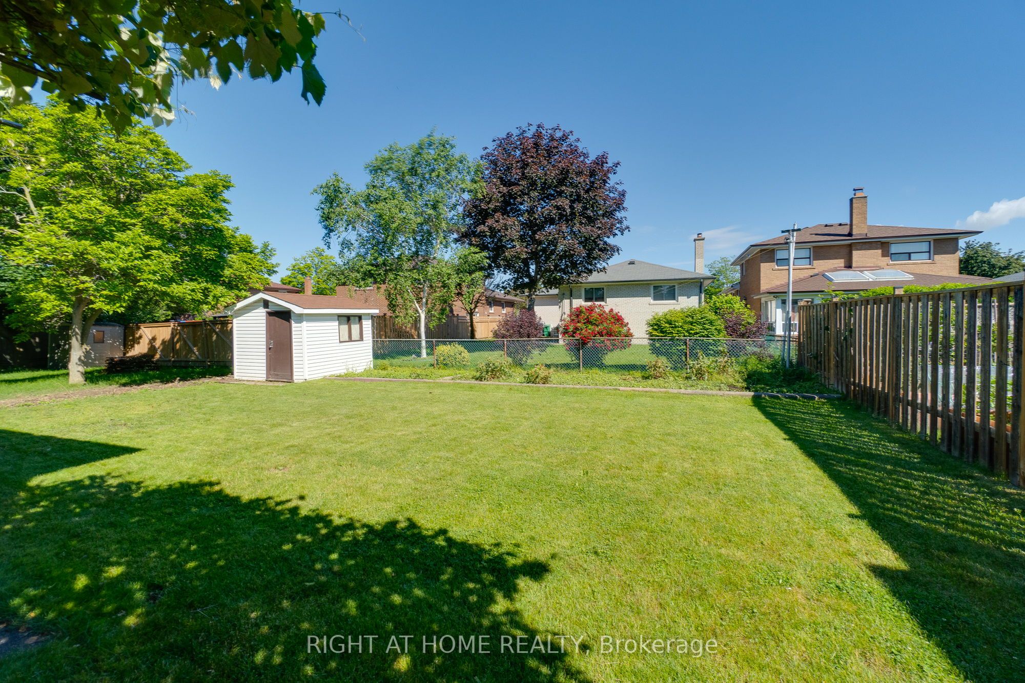 1197 Shamir Crescent