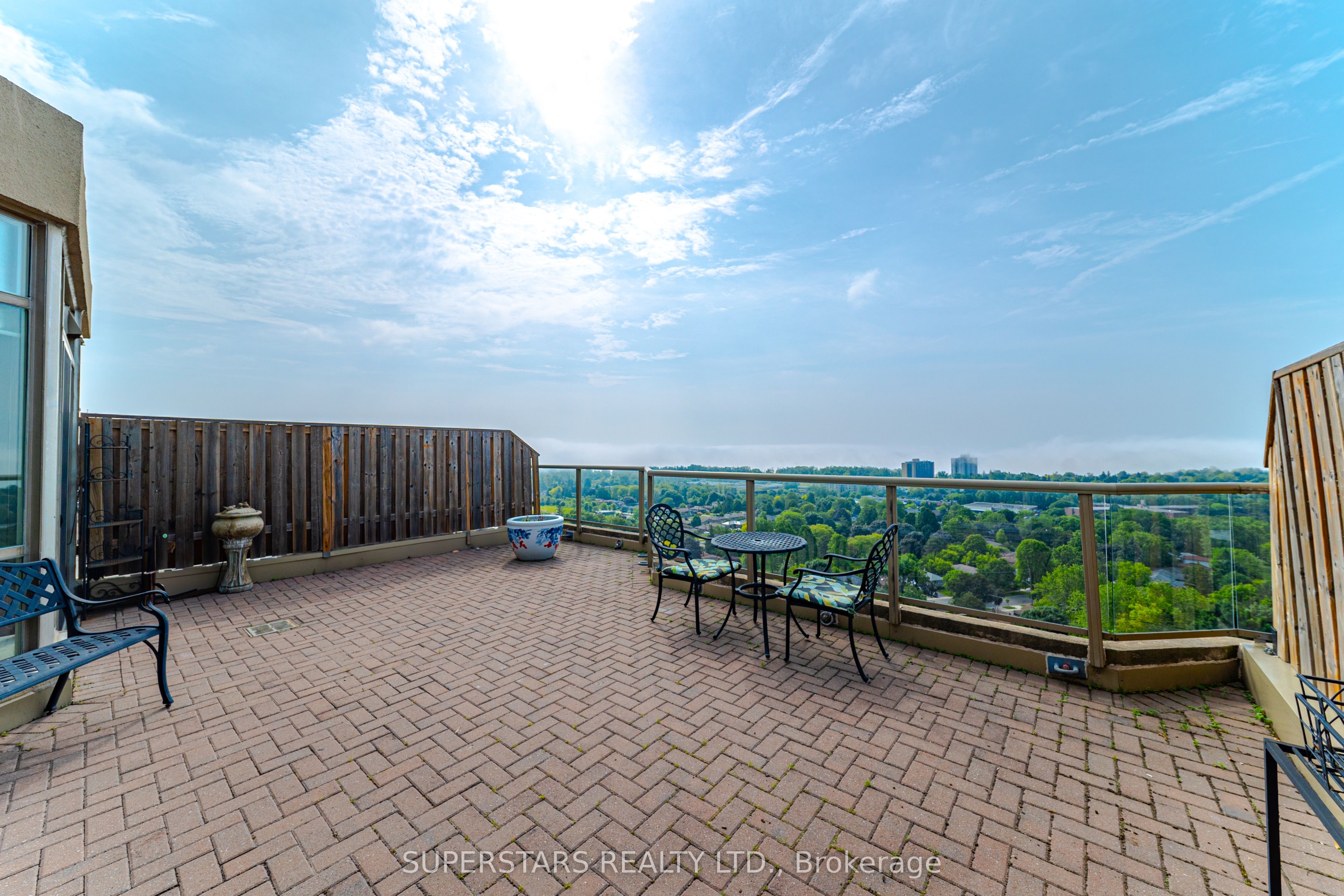 20 Guildwood Parkway PH14
