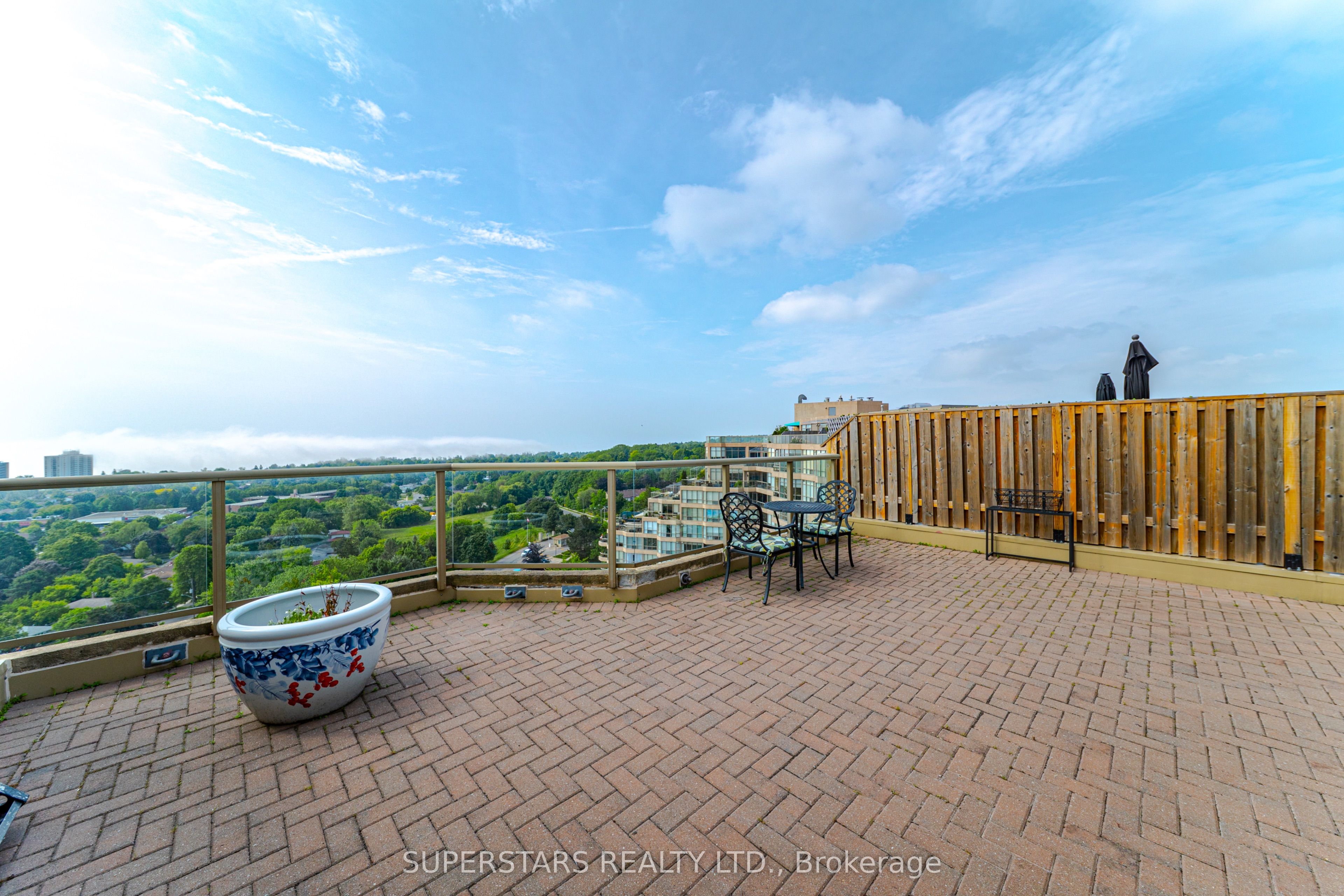 20 Guildwood Parkway PH14