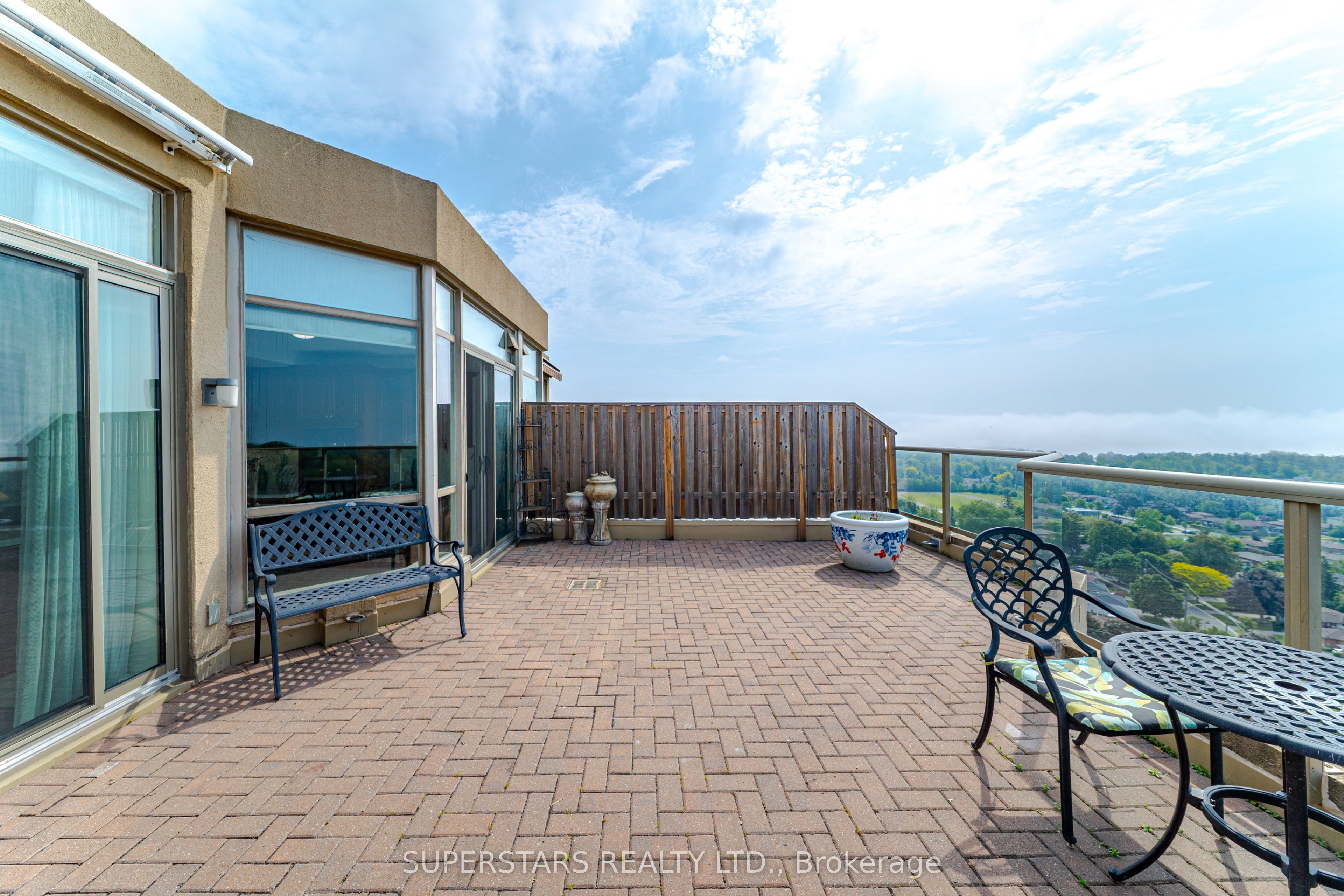 20 Guildwood Parkway PH14