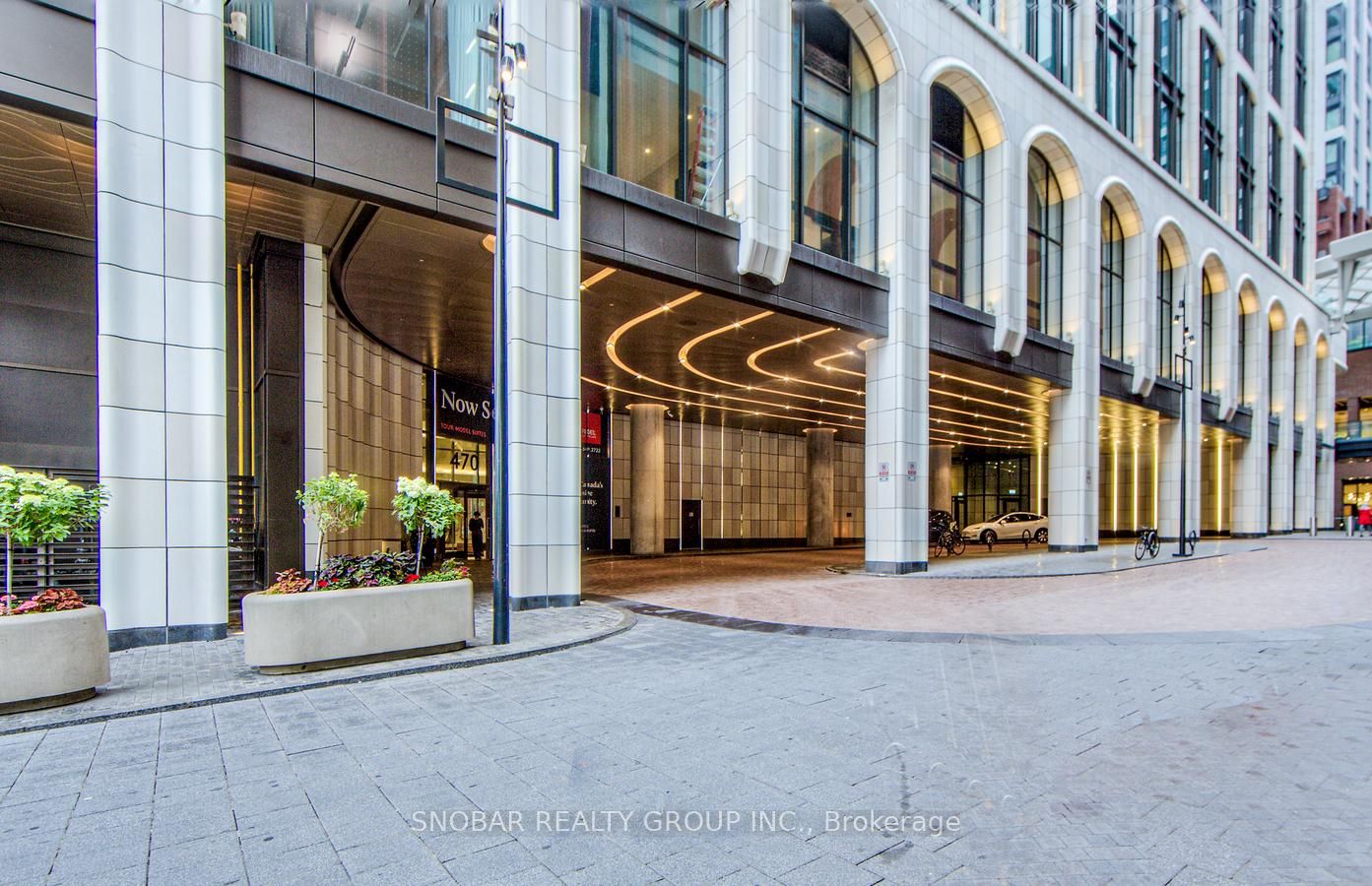 470 Front Street W 814