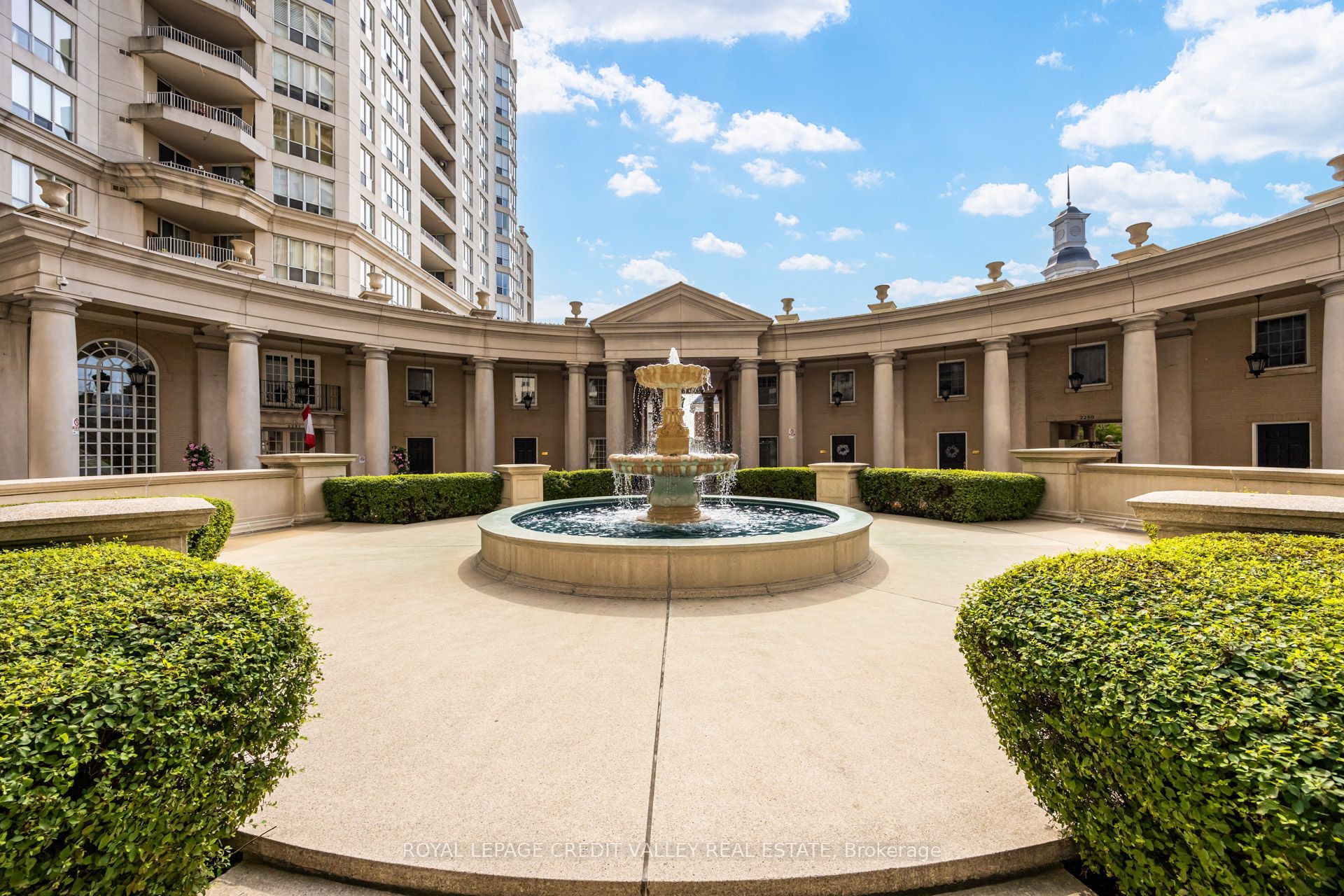 2287 Lake Shore Boulevard W 501