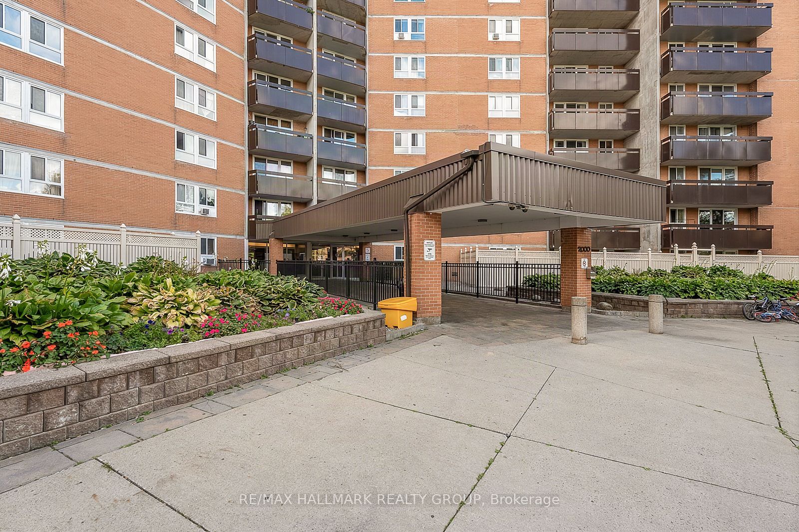 2000 JASMINE Crescent 705