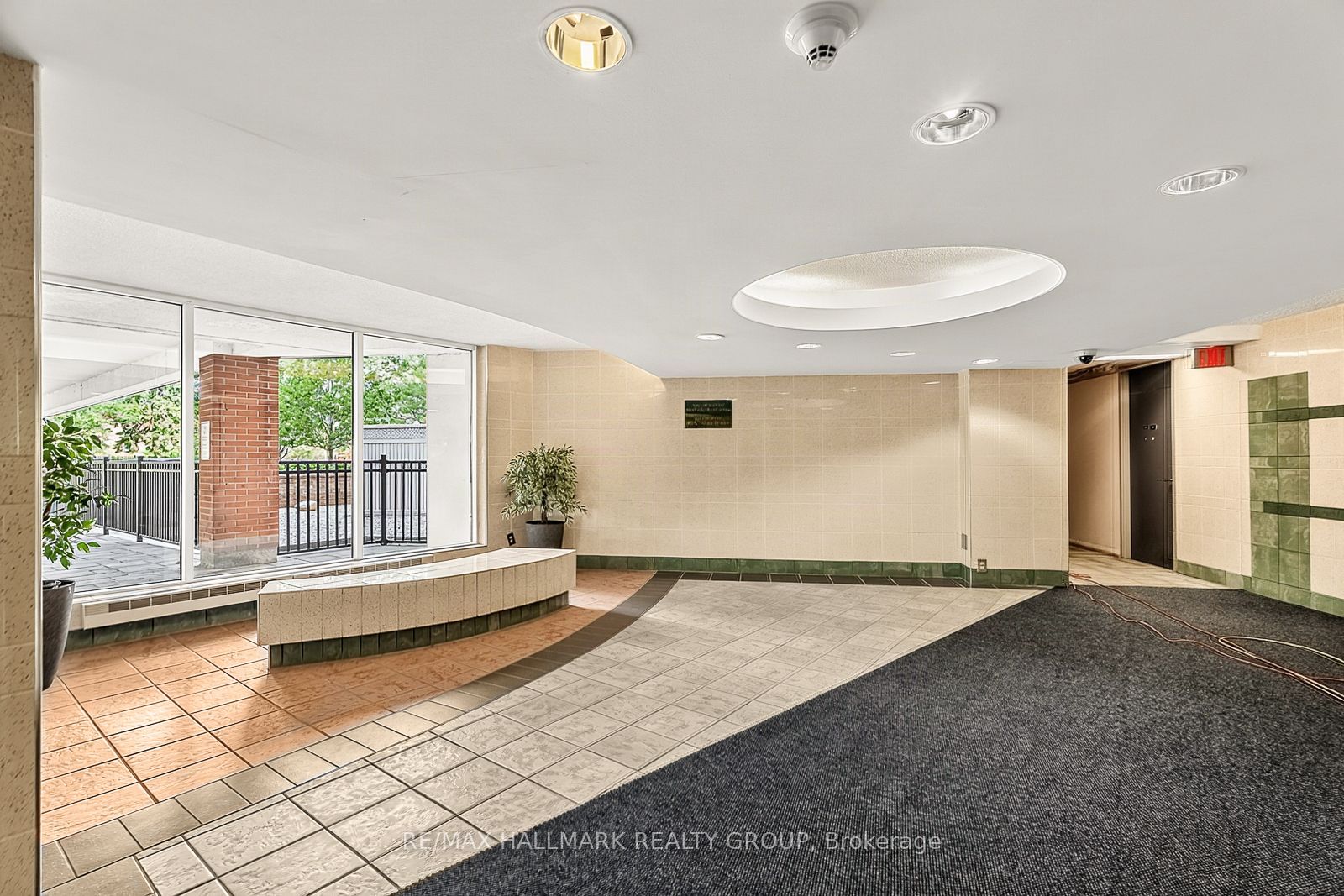 2000 JASMINE Crescent 705