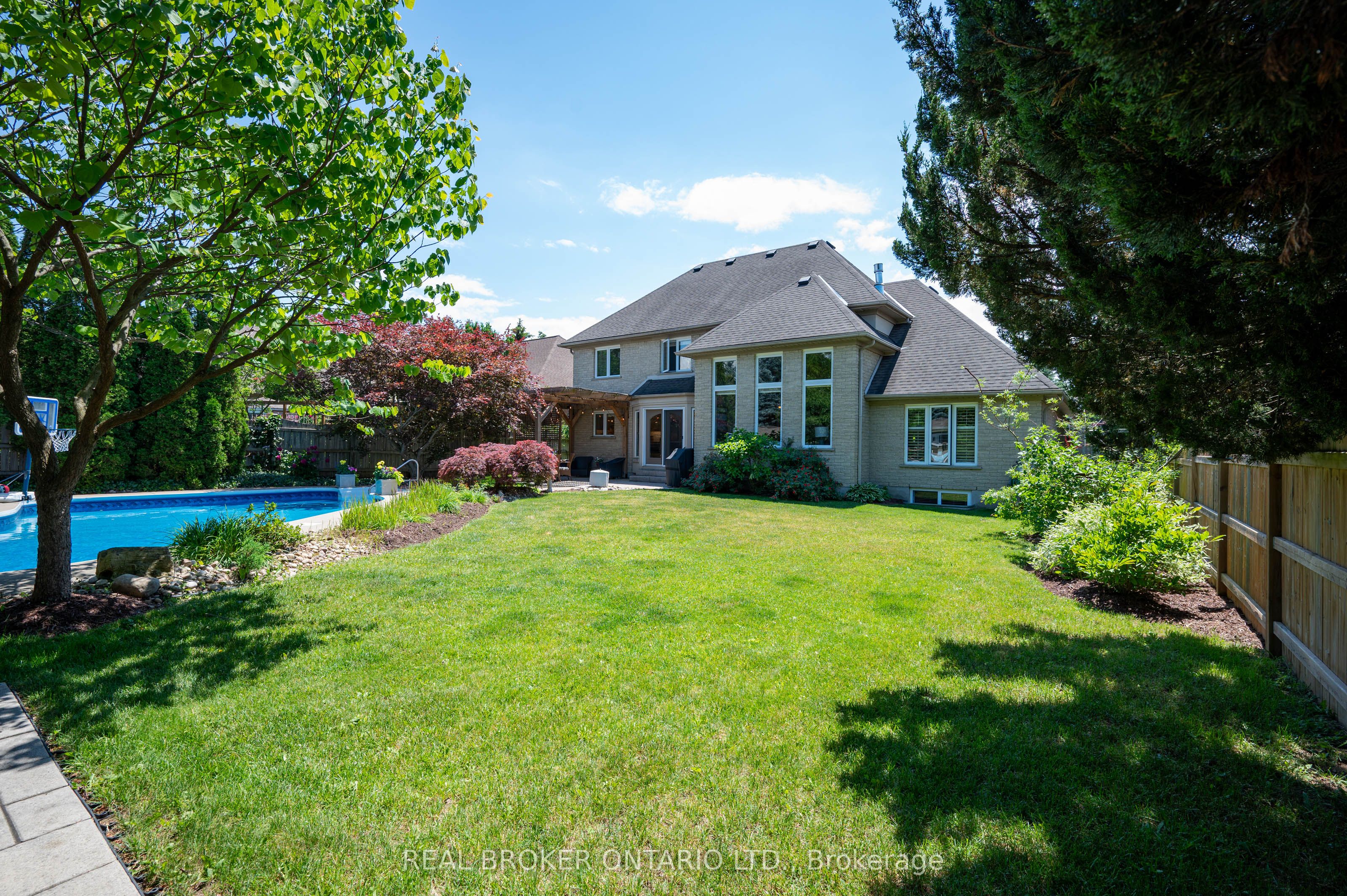 6 Pioneer Tower Crescent