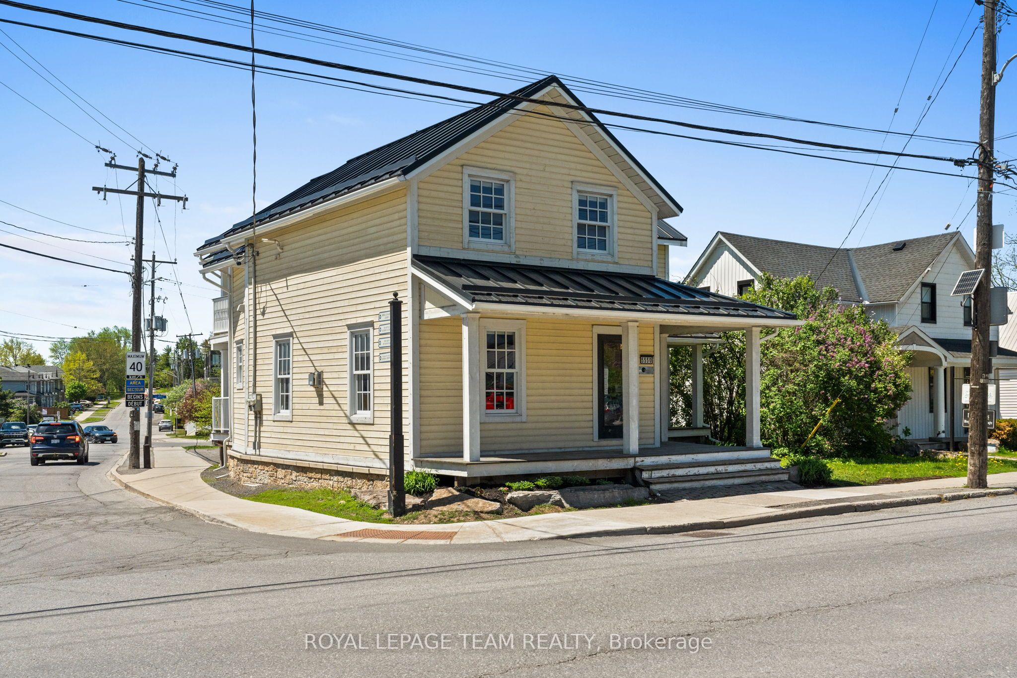 5550 Manotick Main Street