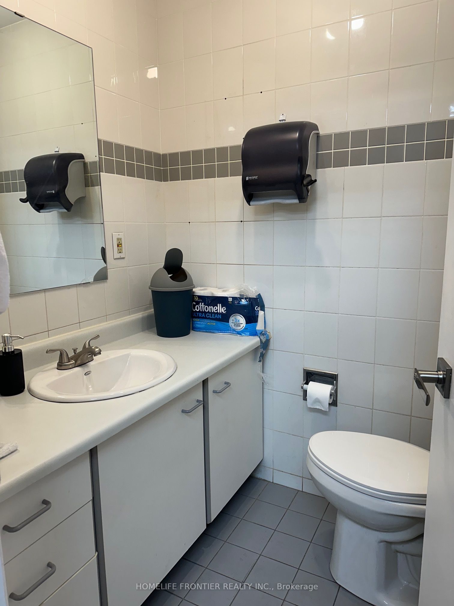 200 Edgeley Boulevard E 9