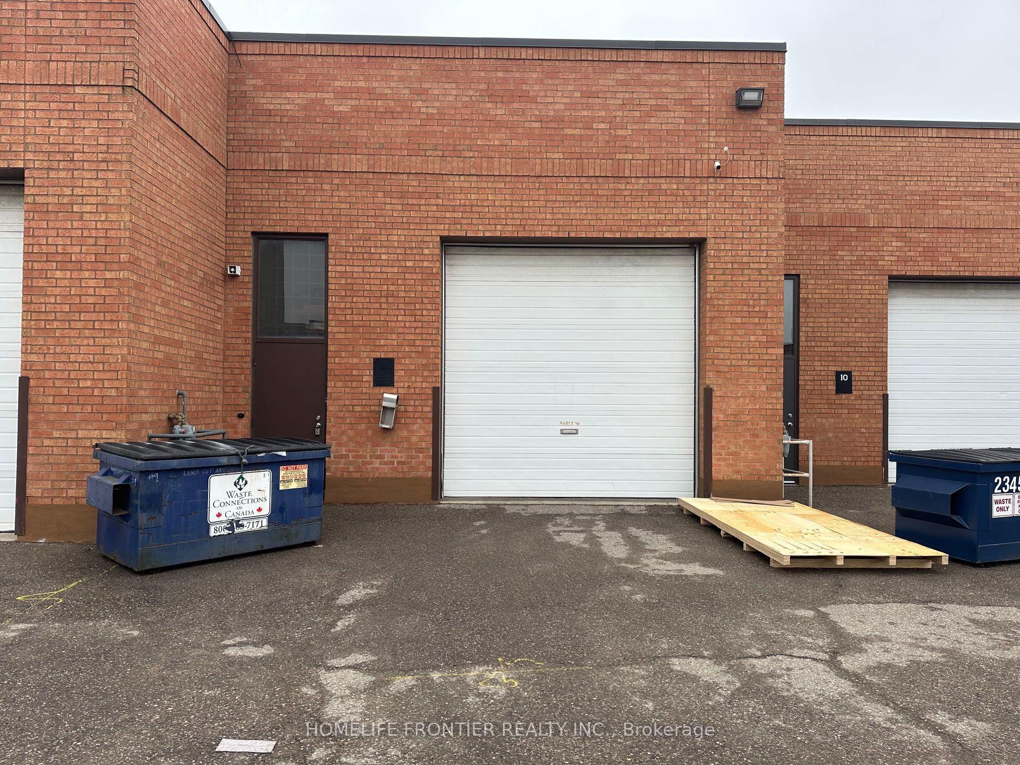 200 Edgeley Boulevard E 9