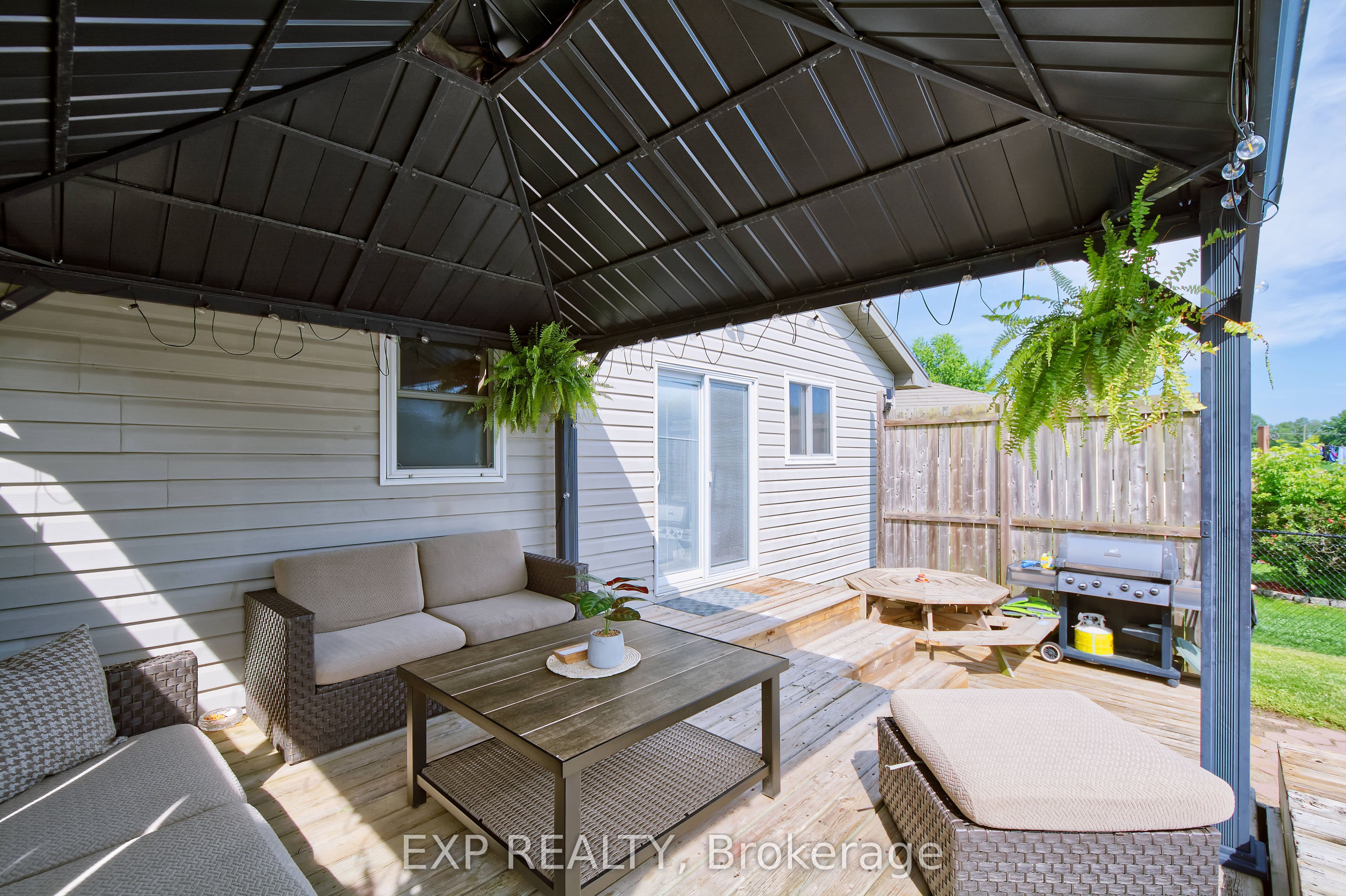 8 Rebecca Drive