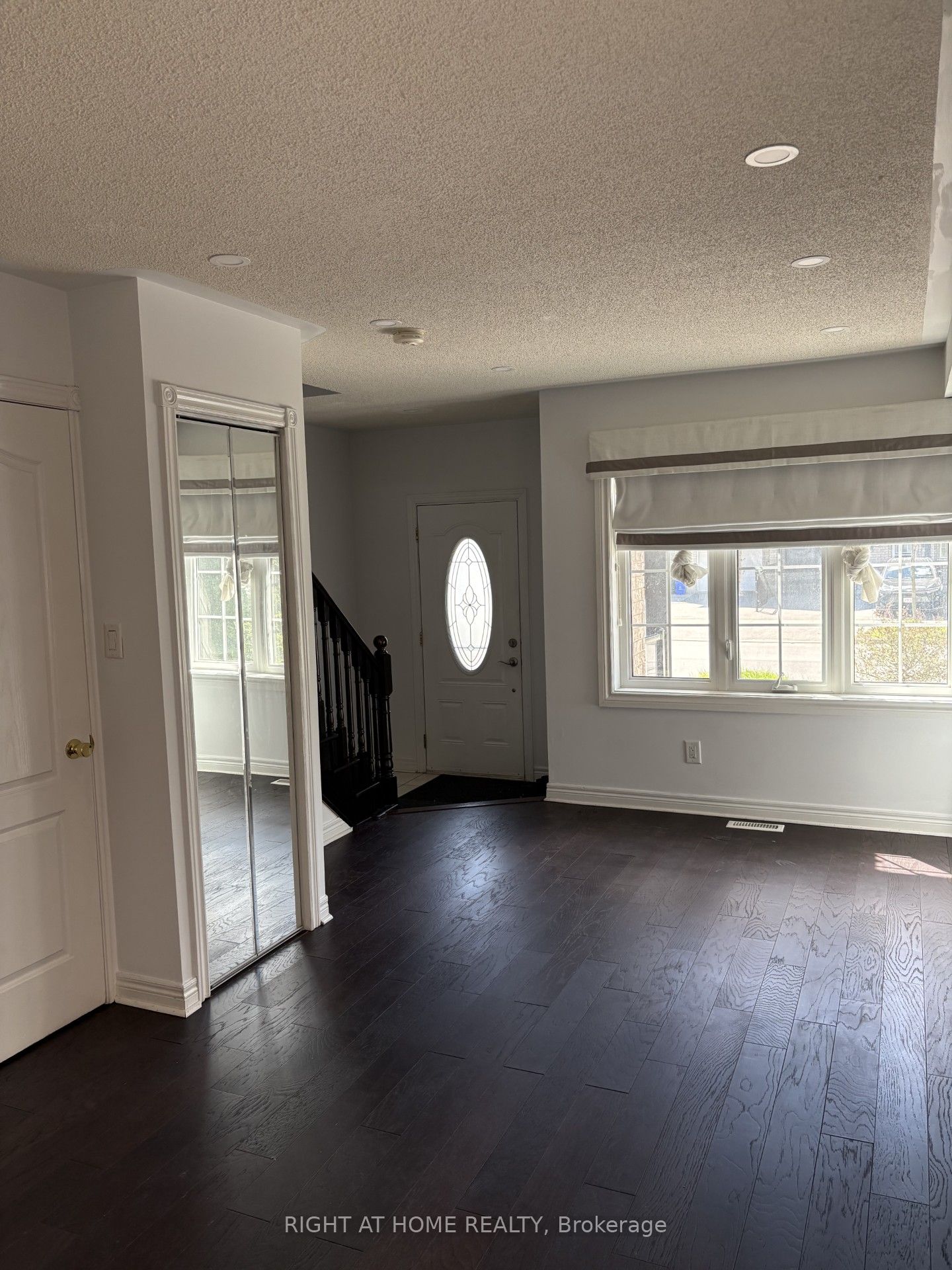 48 Grand Valley Boulevard