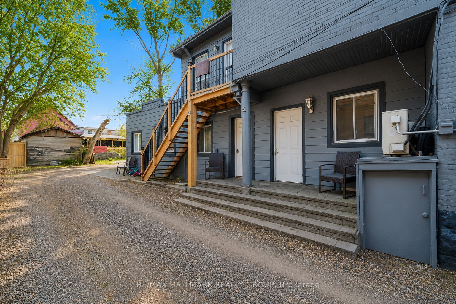 638-640 Somerset Street W