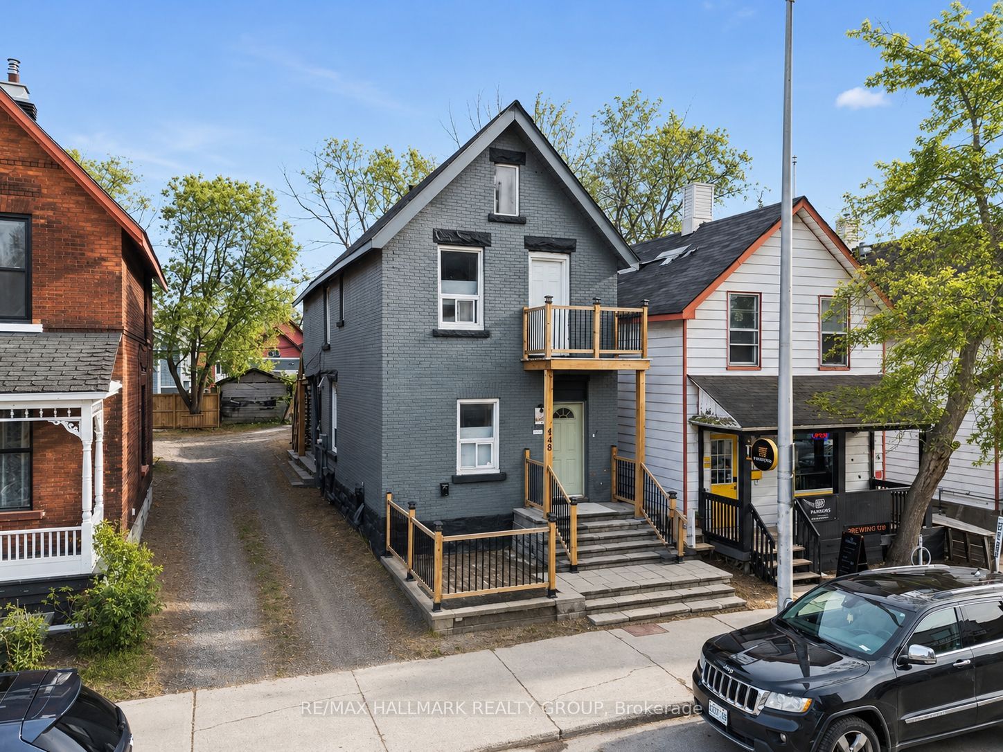 638-640 Somerset Street W