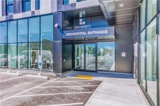 1900 Simcoe Street N 542