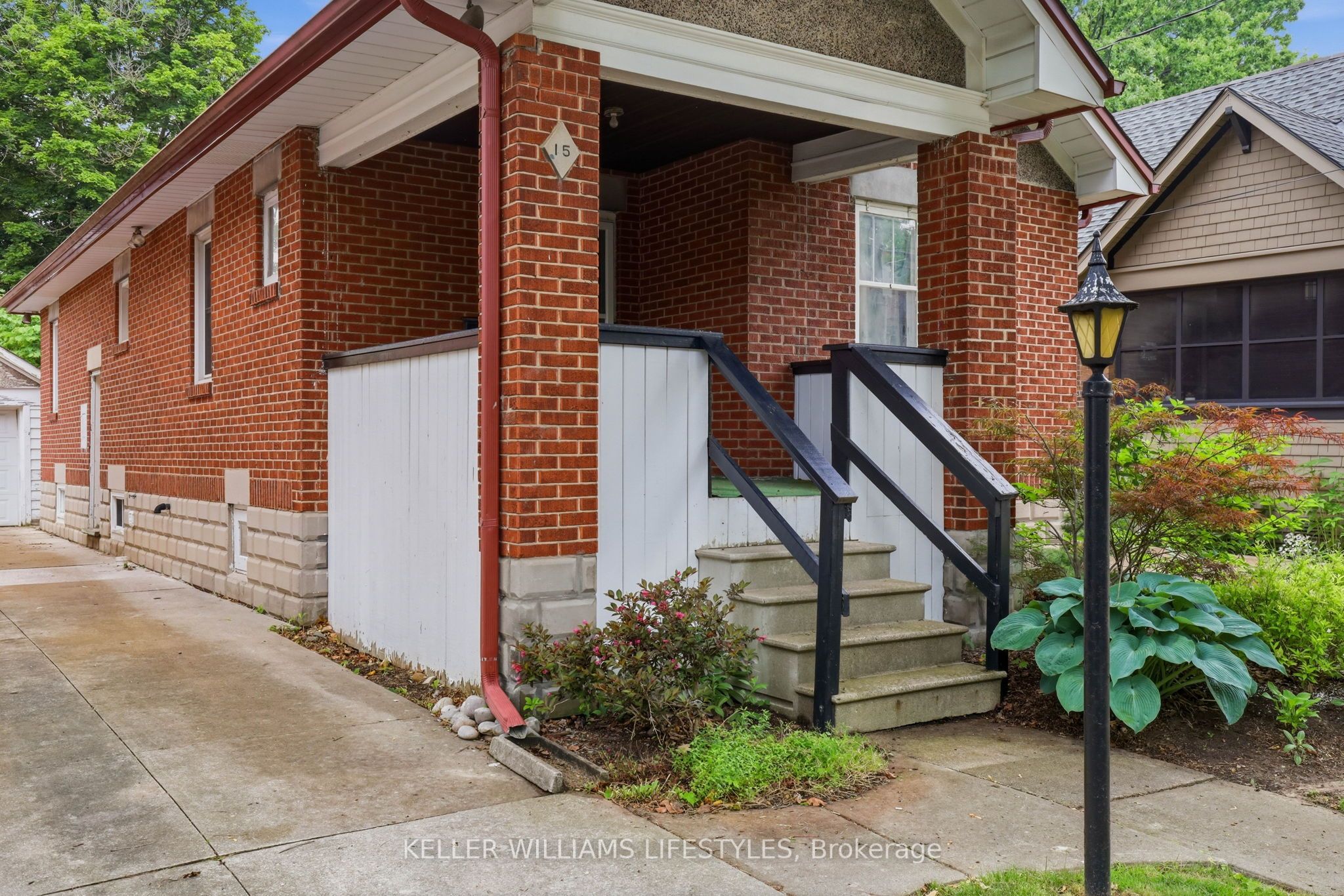 15 Lyndhurst Place