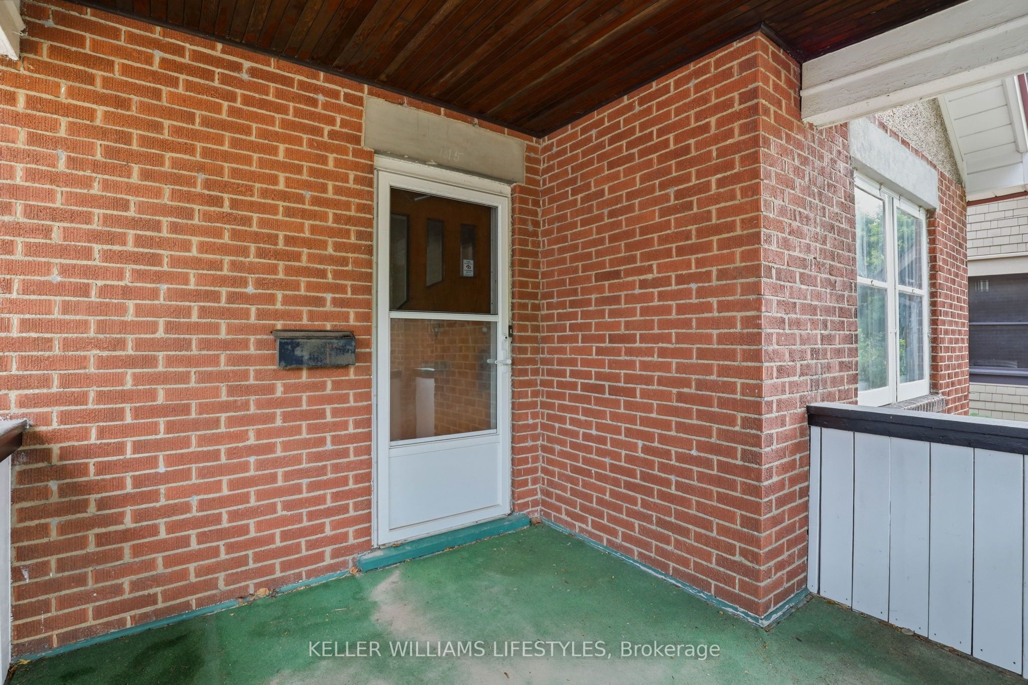 15 Lyndhurst Place