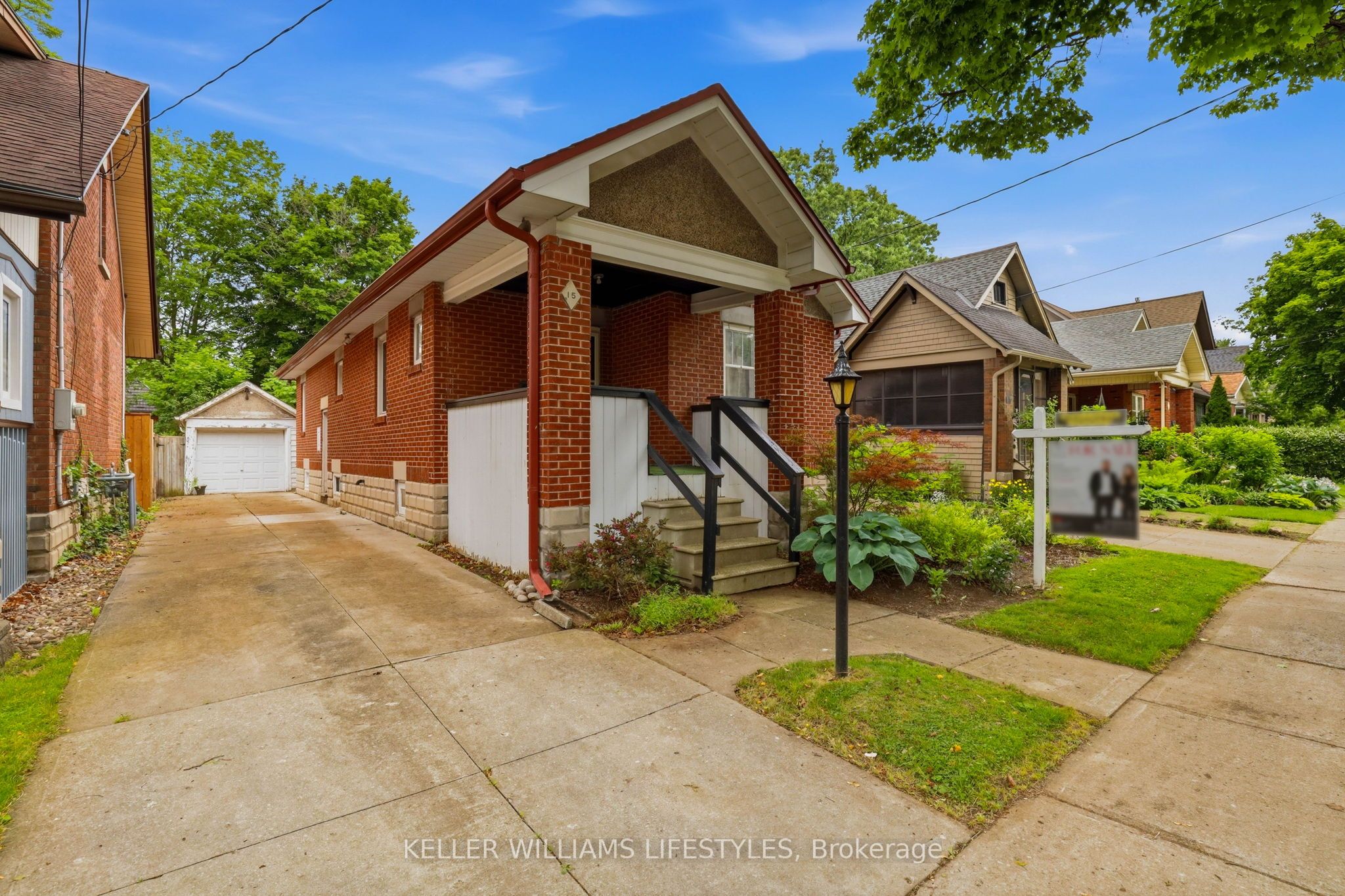 15 Lyndhurst Place