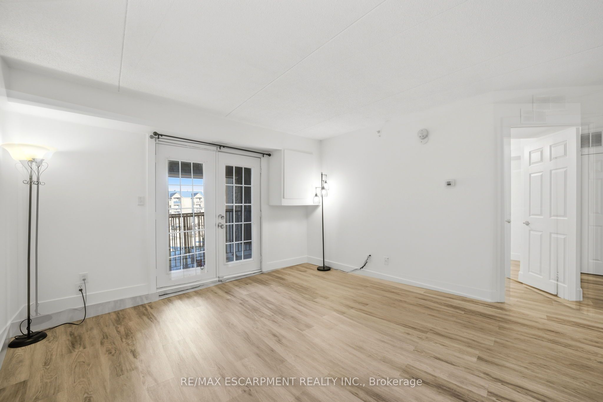 1411 Walkers Line 308