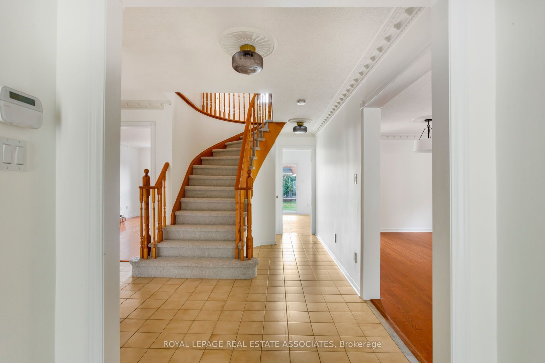 1410 Wakehurst Crescent