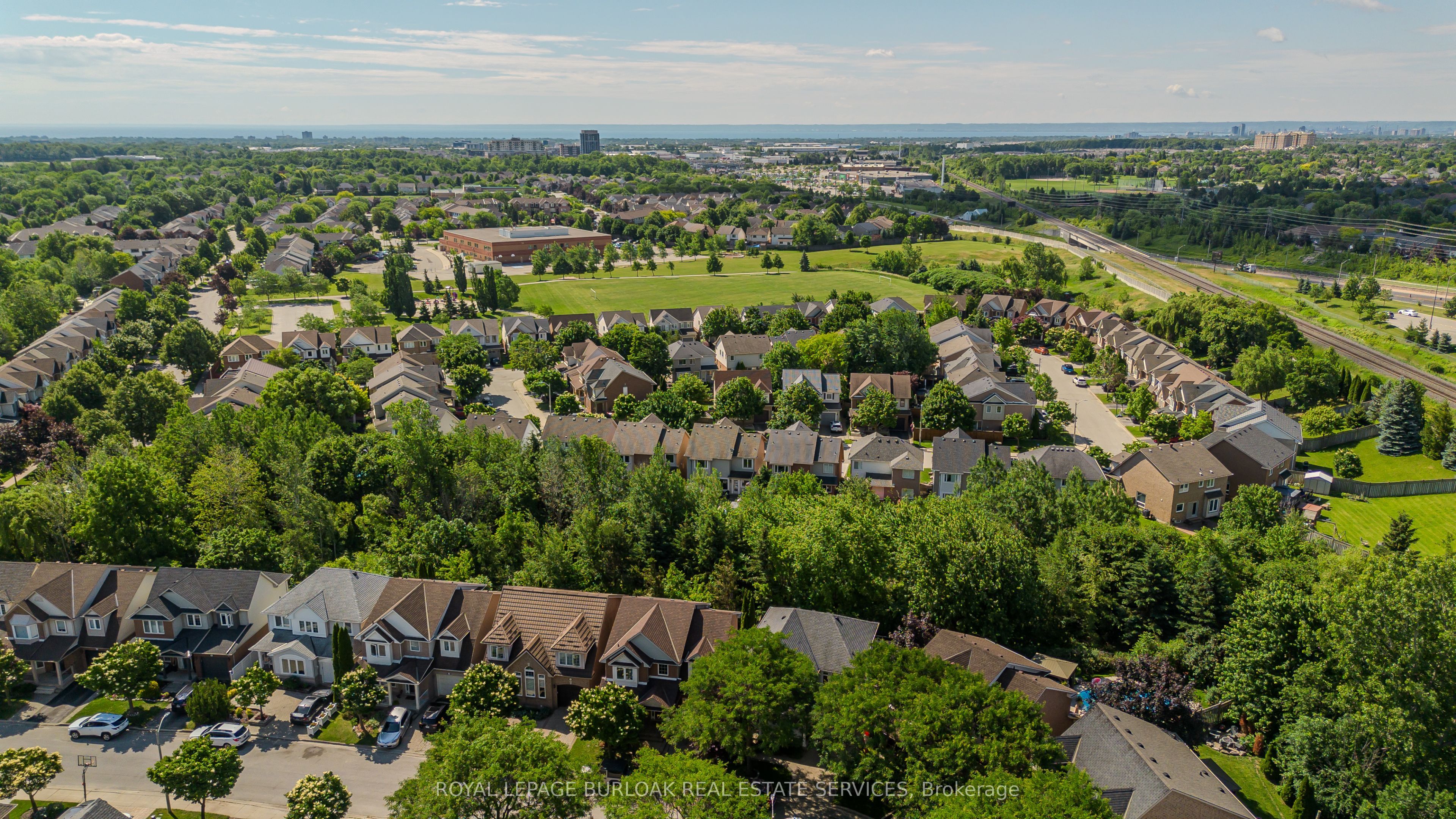 5174 Ravine Crescent