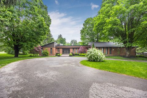214 Hickory Lane Barrie ON L4N 4J8