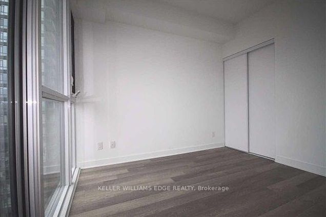 290 Adelaide Street W 2709