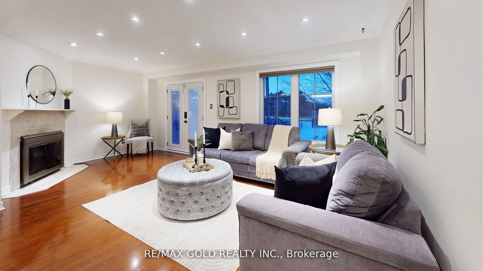 156 Royal Salisbury Way