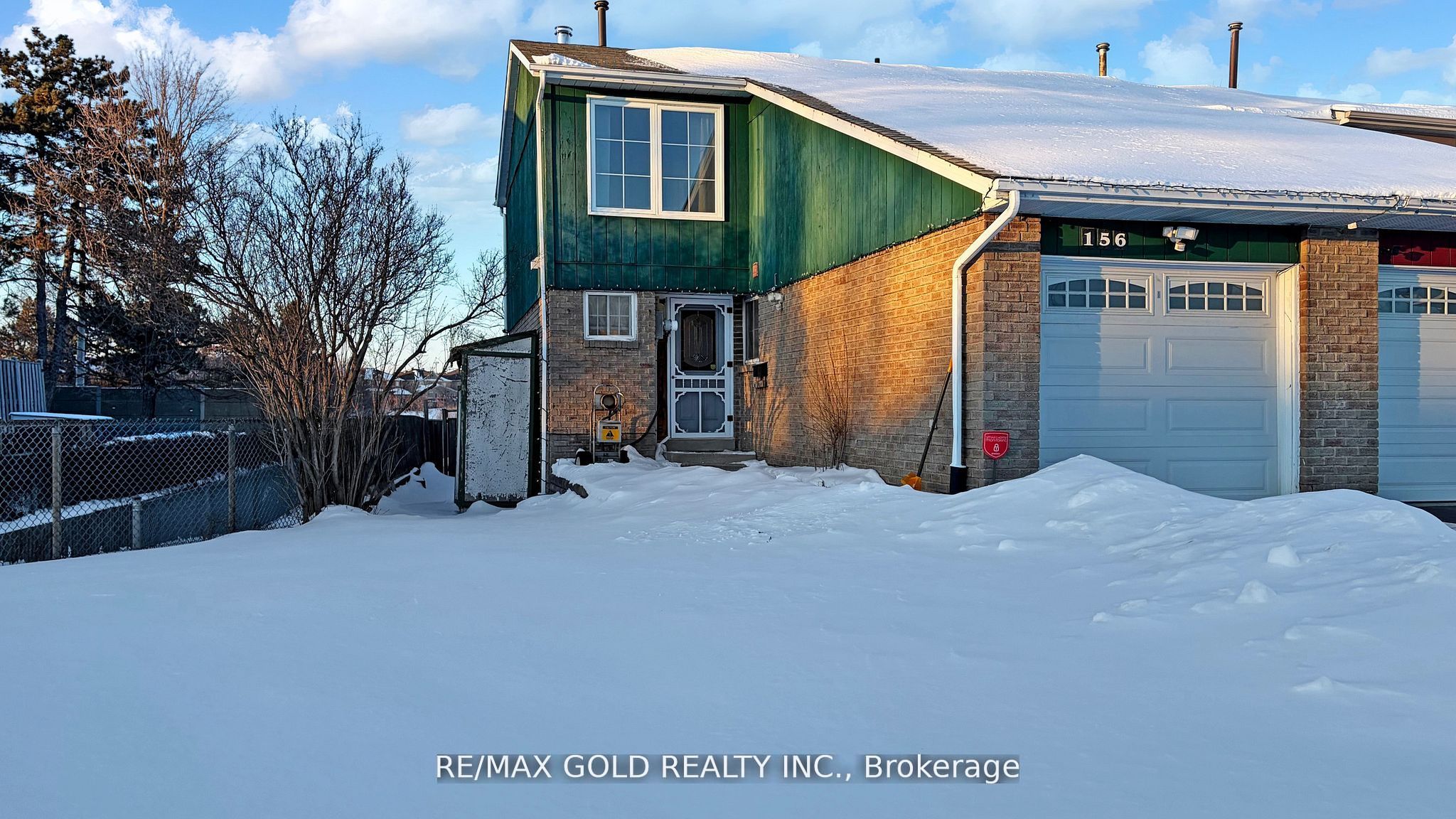 156 Royal Salisbury Way