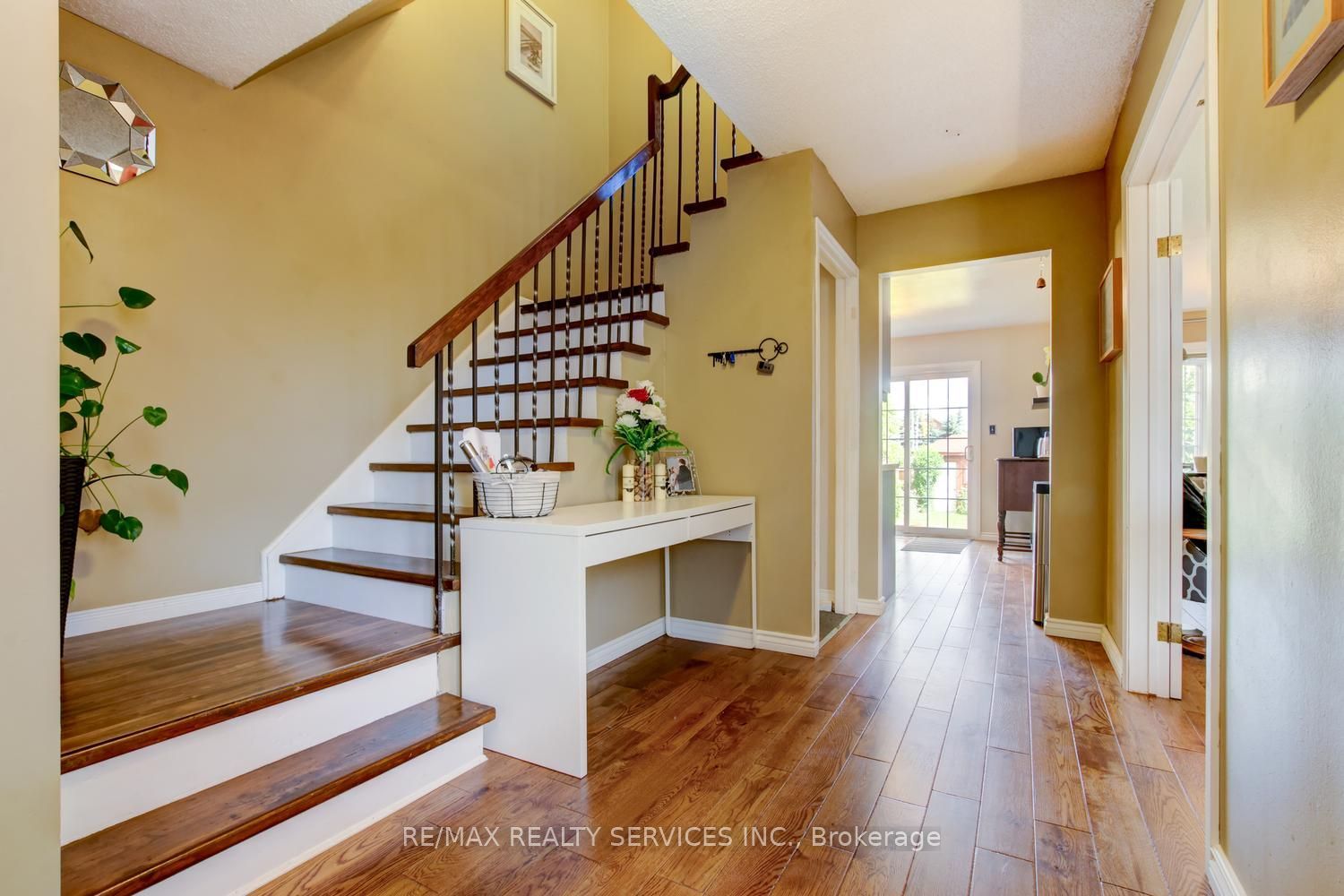 16 Cavalier Court