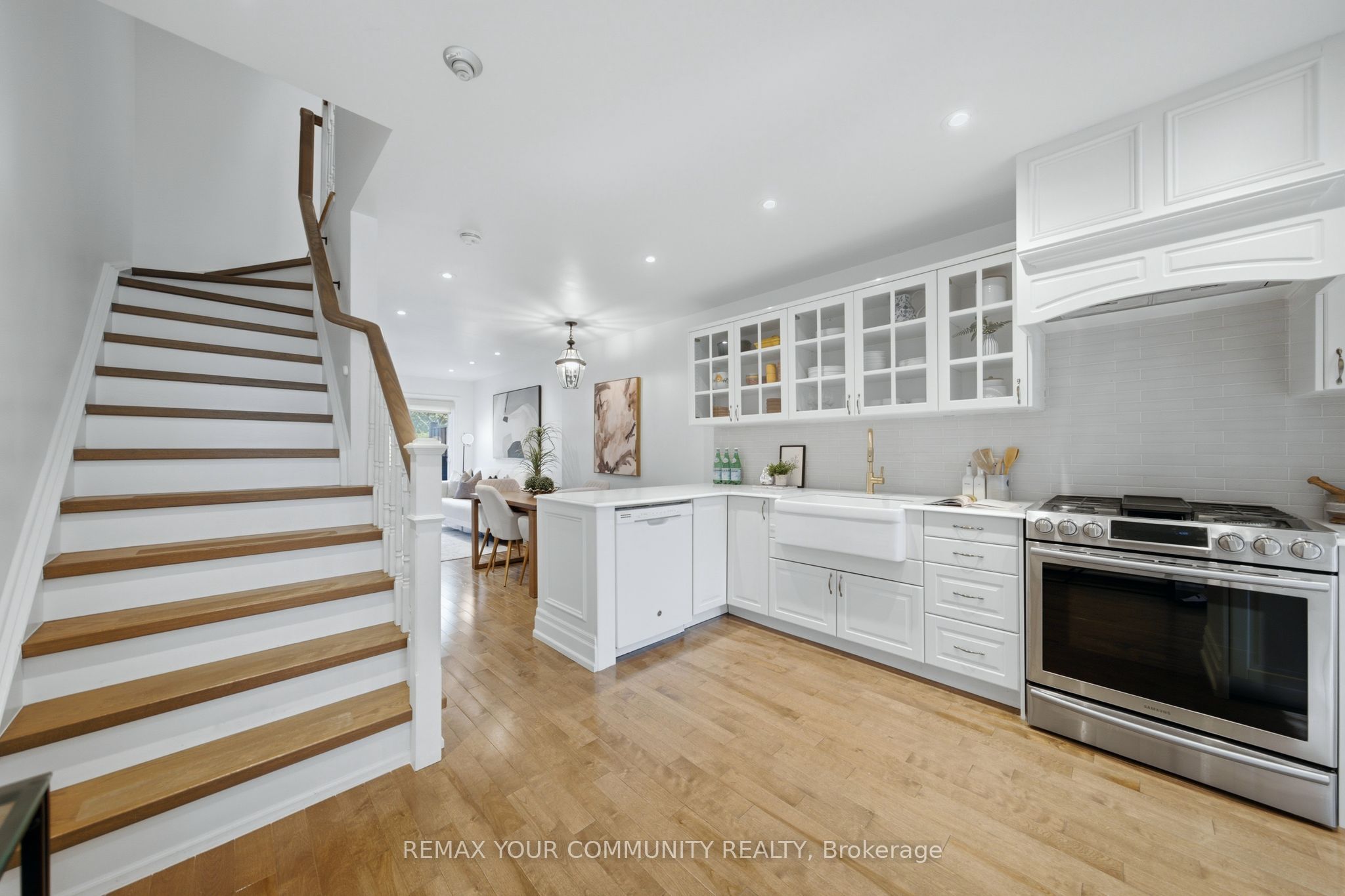 180 Manitoba Street 3