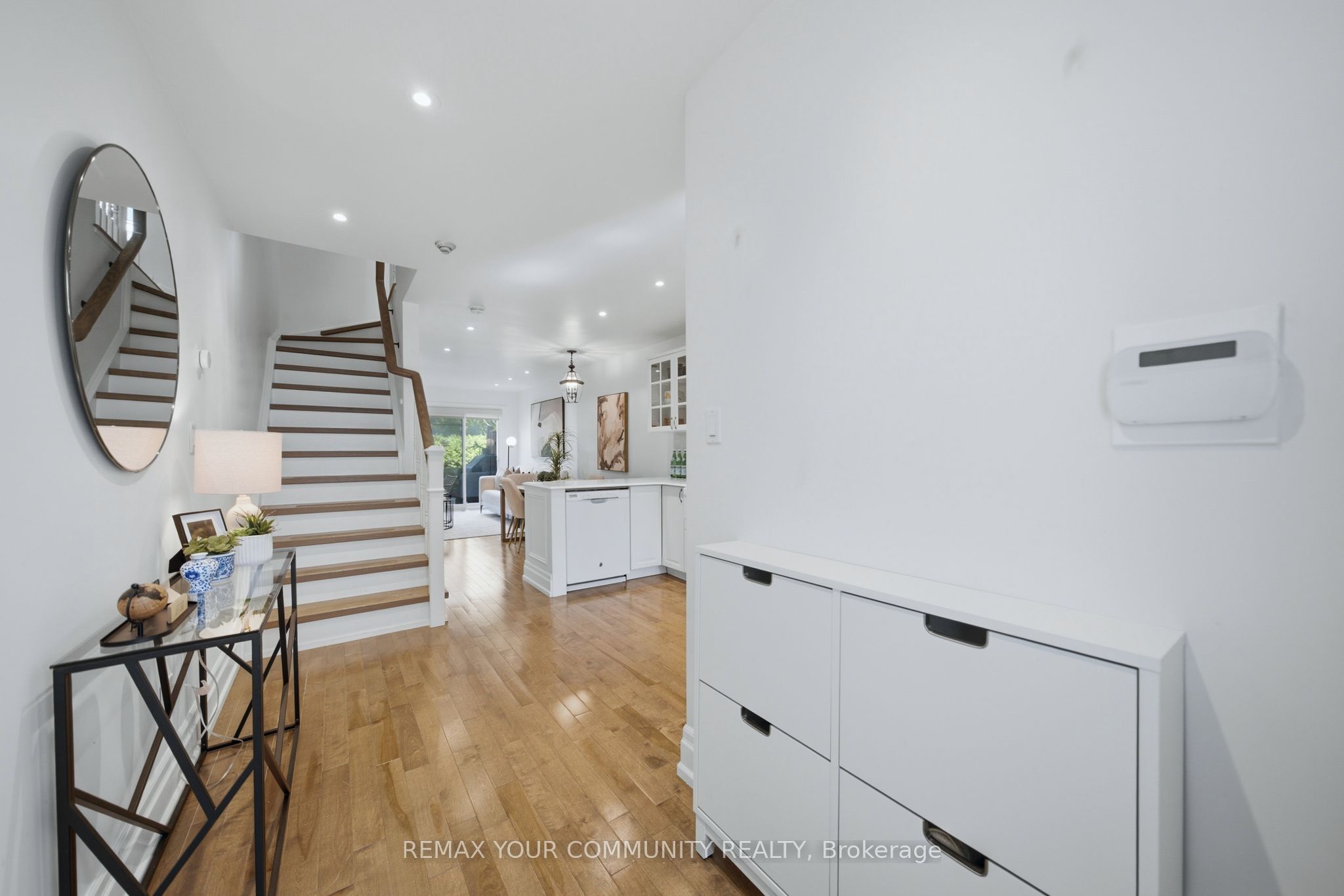 180 Manitoba Street 3
